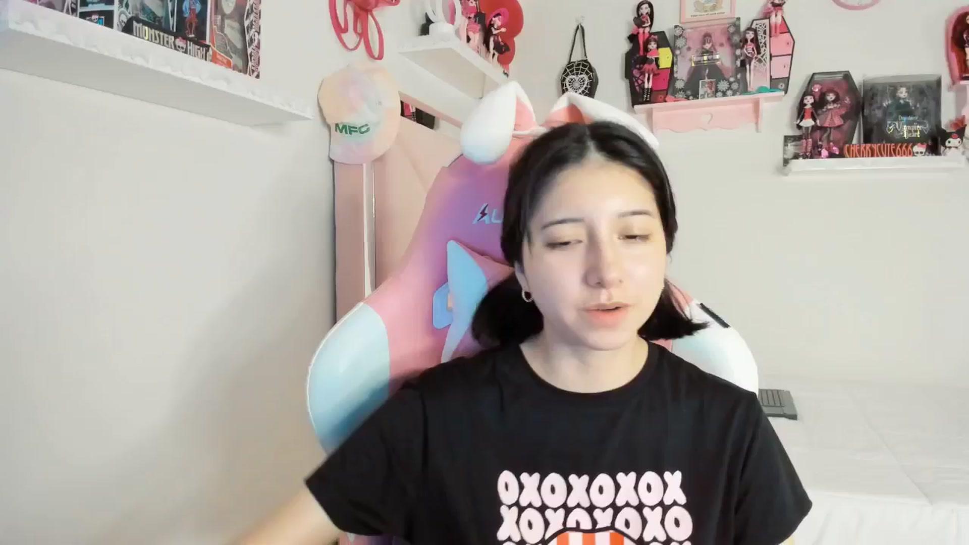 Gallery image thumbnail from Cherrycute666's myfreecams stream on, 05/08/2025, 04:28 image 9 of 20