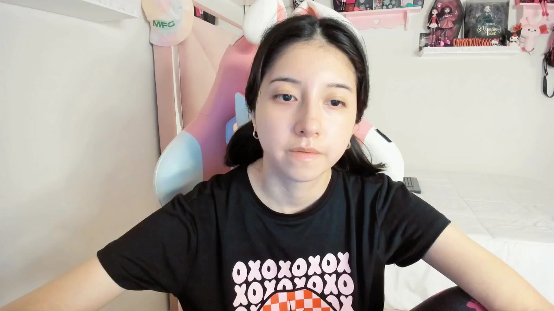 Gallery image thumbnail from Cherrycute666's myfreecams stream on, 05/08/2025, 04:28 image 5 of 20