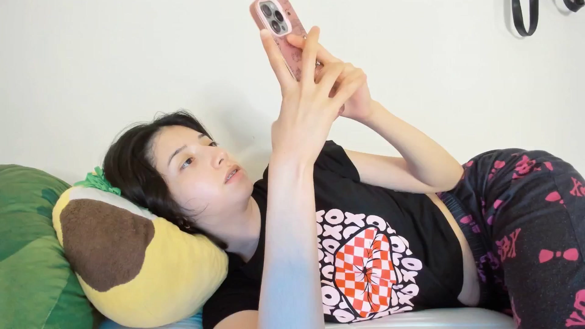 Gallery image thumbnail from Cherrycute666's myfreecams stream on, 05/08/2025, 05:08 image 5 of 20