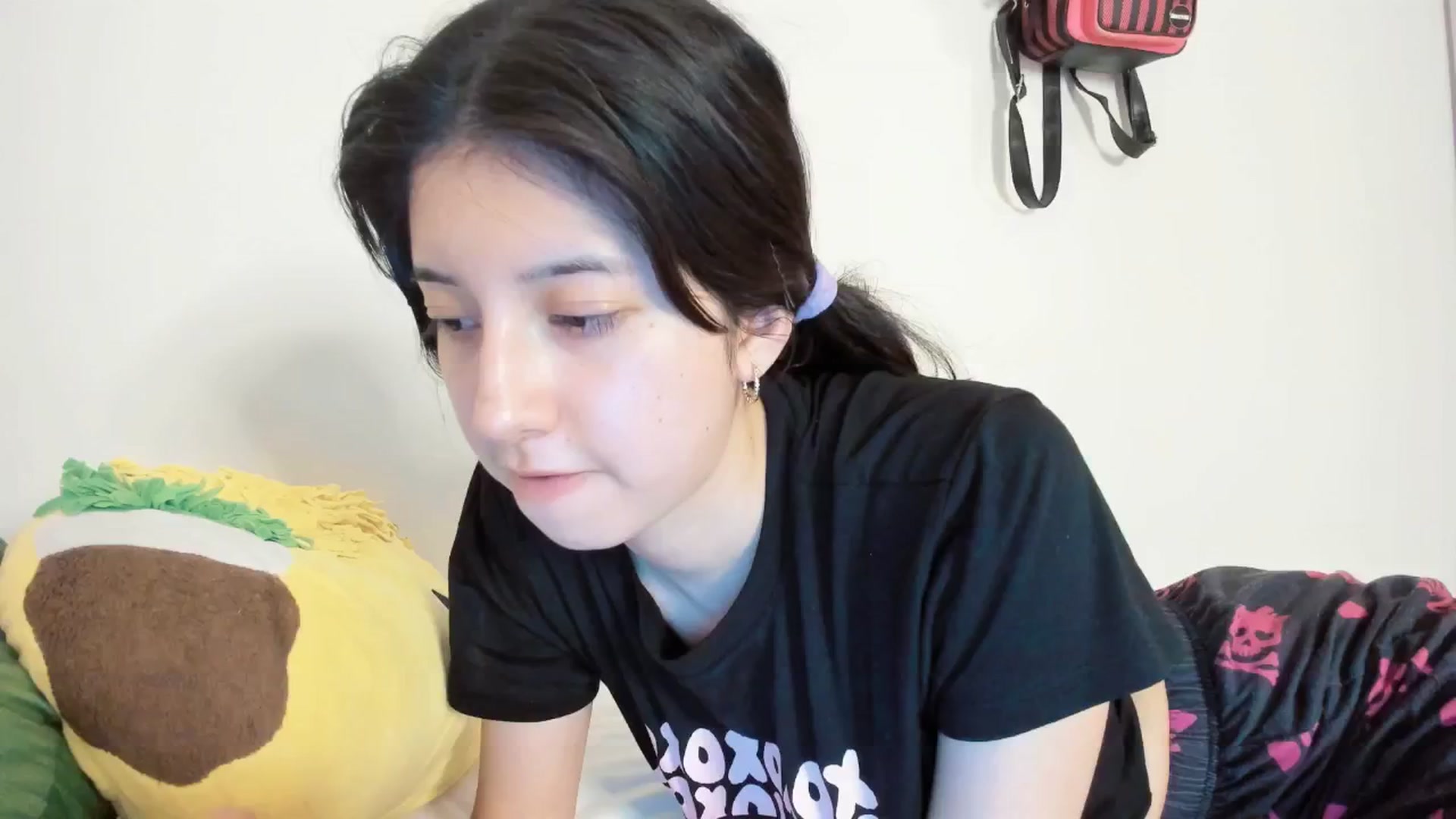 Gallery image thumbnail from Cherrycute666's myfreecams stream on, 05/08/2025, 05:08 image 12 of 20