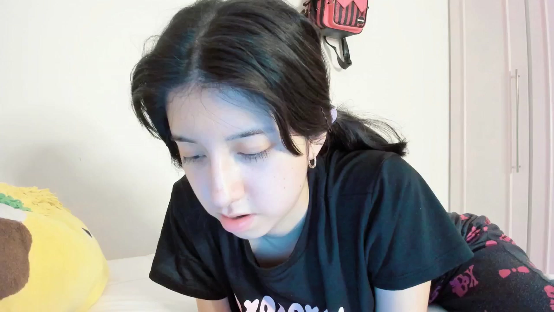 Gallery image thumbnail from Cherrycute666's myfreecams stream on, 05/08/2025, 05:08 image 16 of 20