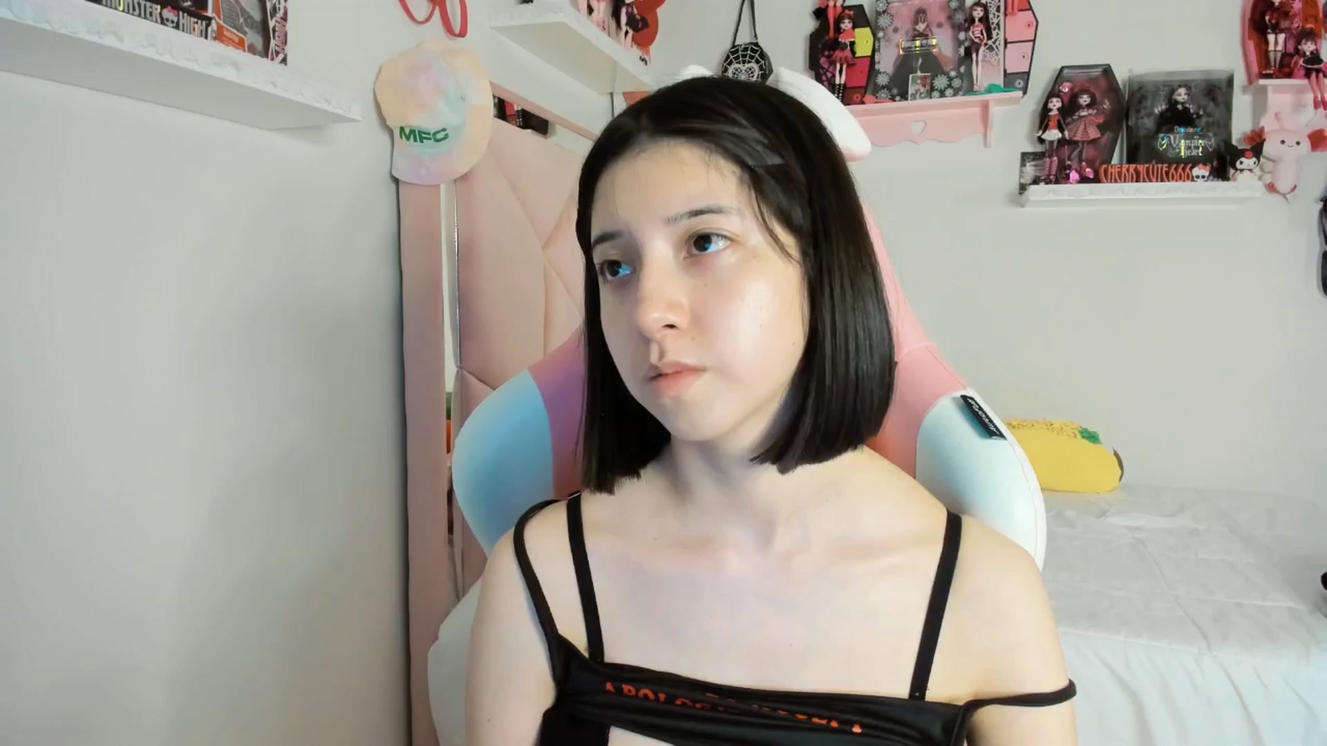 Gallery image thumbnail from Cherrycute666's myfreecams stream on, 05/09/2025, 07:48 image 9 of 20