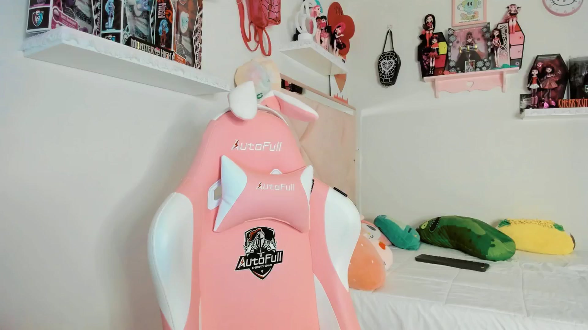 Gallery image thumbnail from Cherrycute666's myfreecams stream on, 05/09/2025, 07:48 image 5 of 20