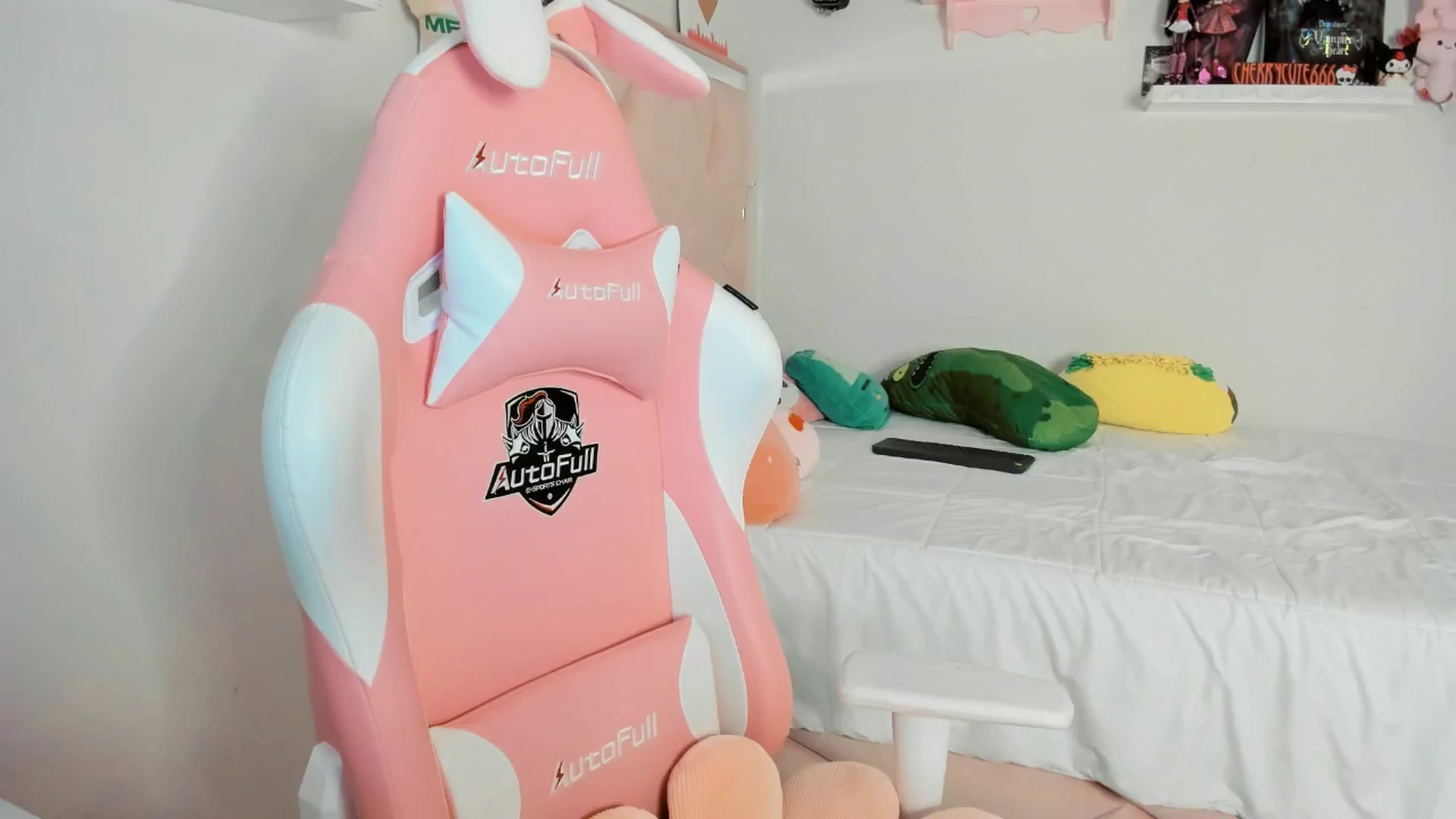 Gallery image thumbnail from Cherrycute666's myfreecams stream on, 05/10/2025, 24:07 image 4 of 20