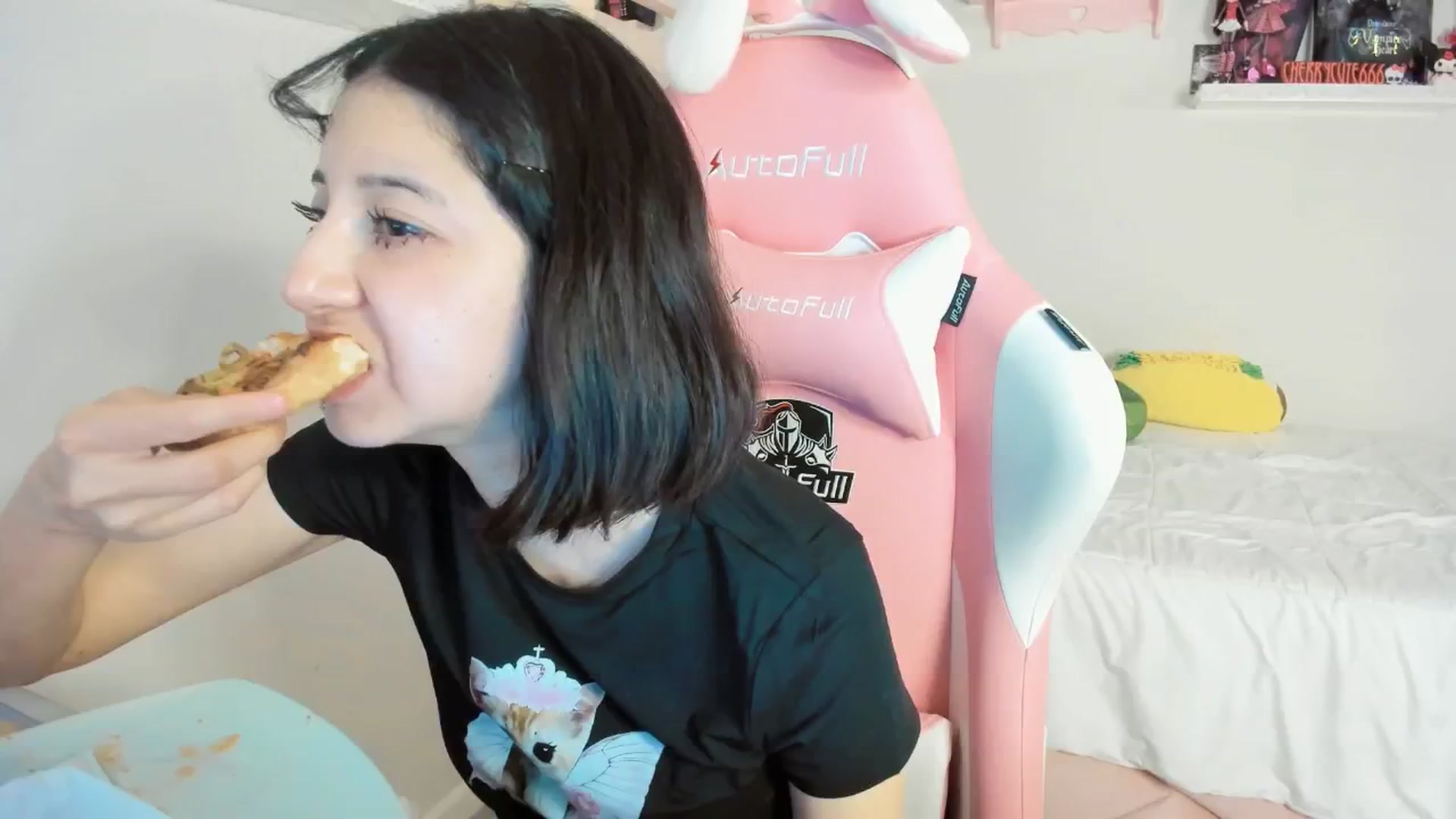 Gallery image thumbnail from Cherrycute666's myfreecams stream on, 05/10/2025, 24:07 image 10 of 20