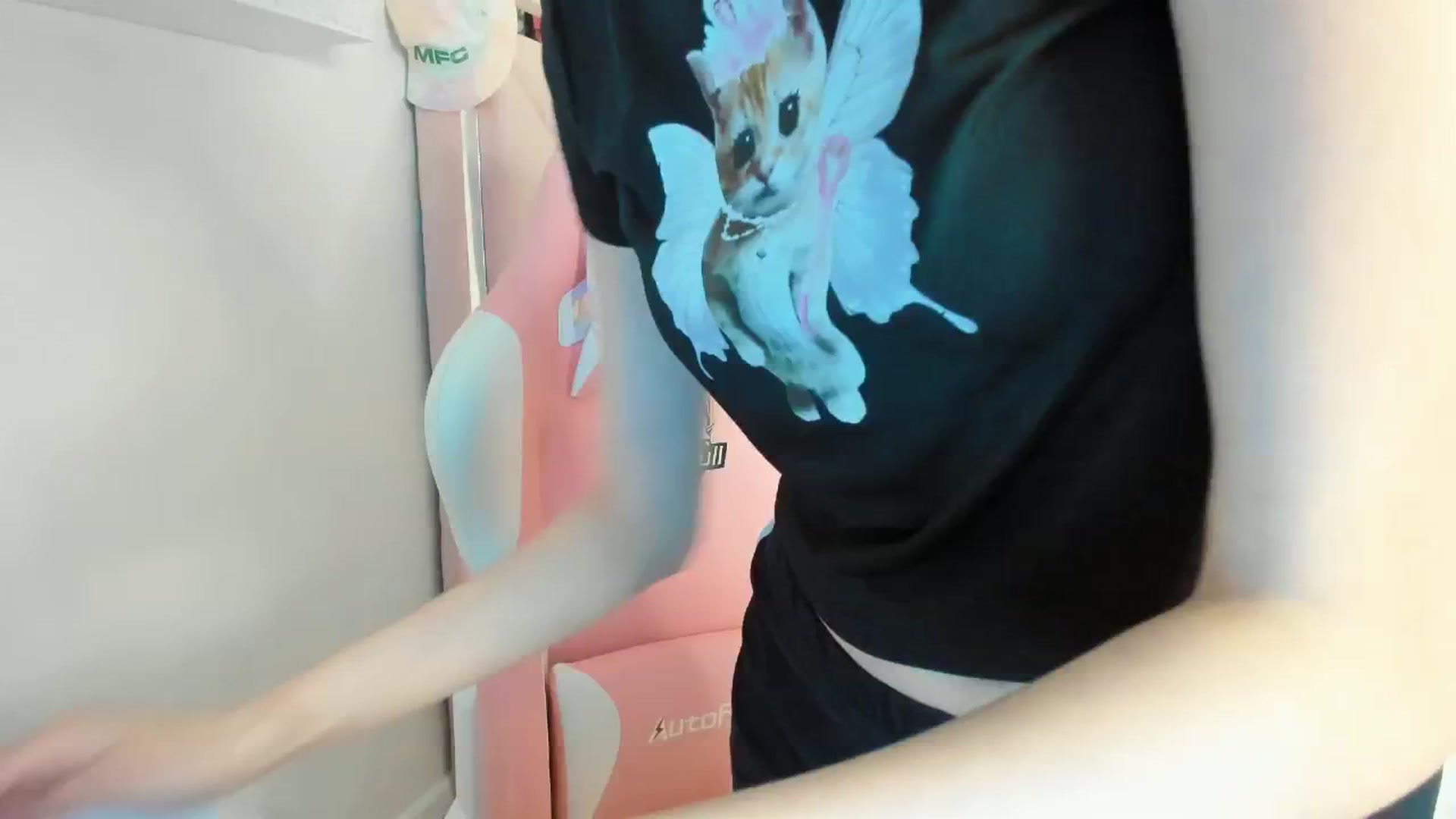 Gallery image thumbnail from Cherrycute666's myfreecams stream on, 05/10/2025, 24:07 image 14 of 20