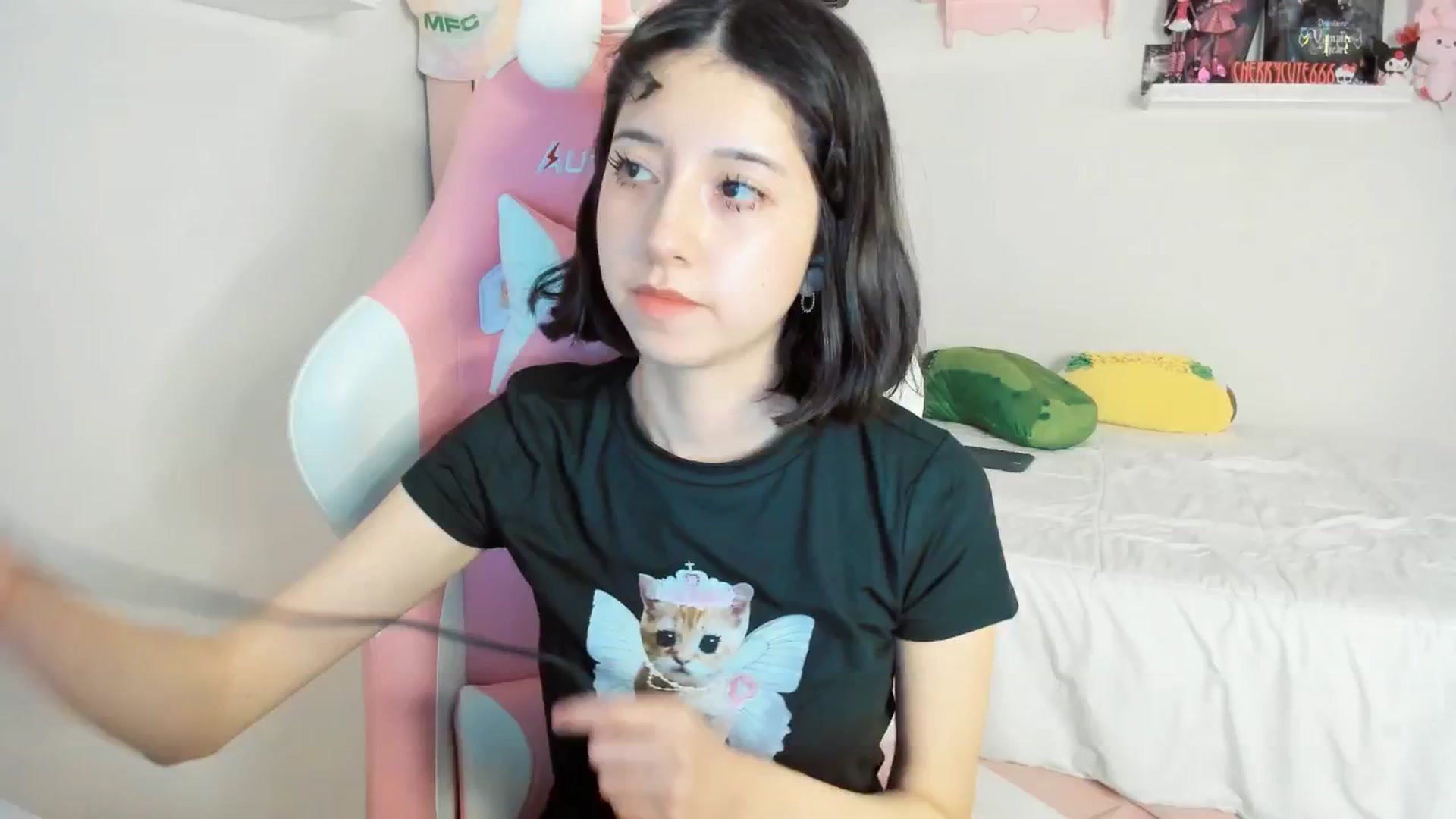 Gallery image thumbnail from Cherrycute666's myfreecams stream on, 05/10/2025, 24:07 image 5 of 20