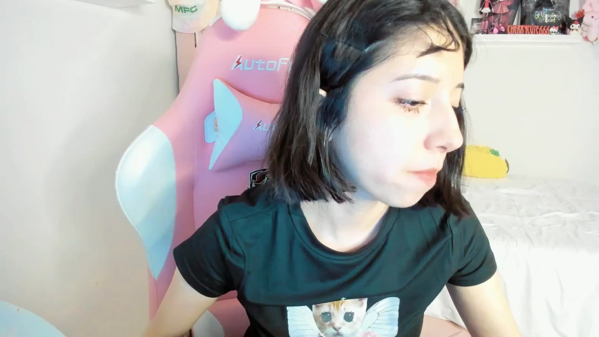 Gallery image thumbnail from Cherrycute666's myfreecams stream on, 05/10/2025, 24:07 image 9 of 20