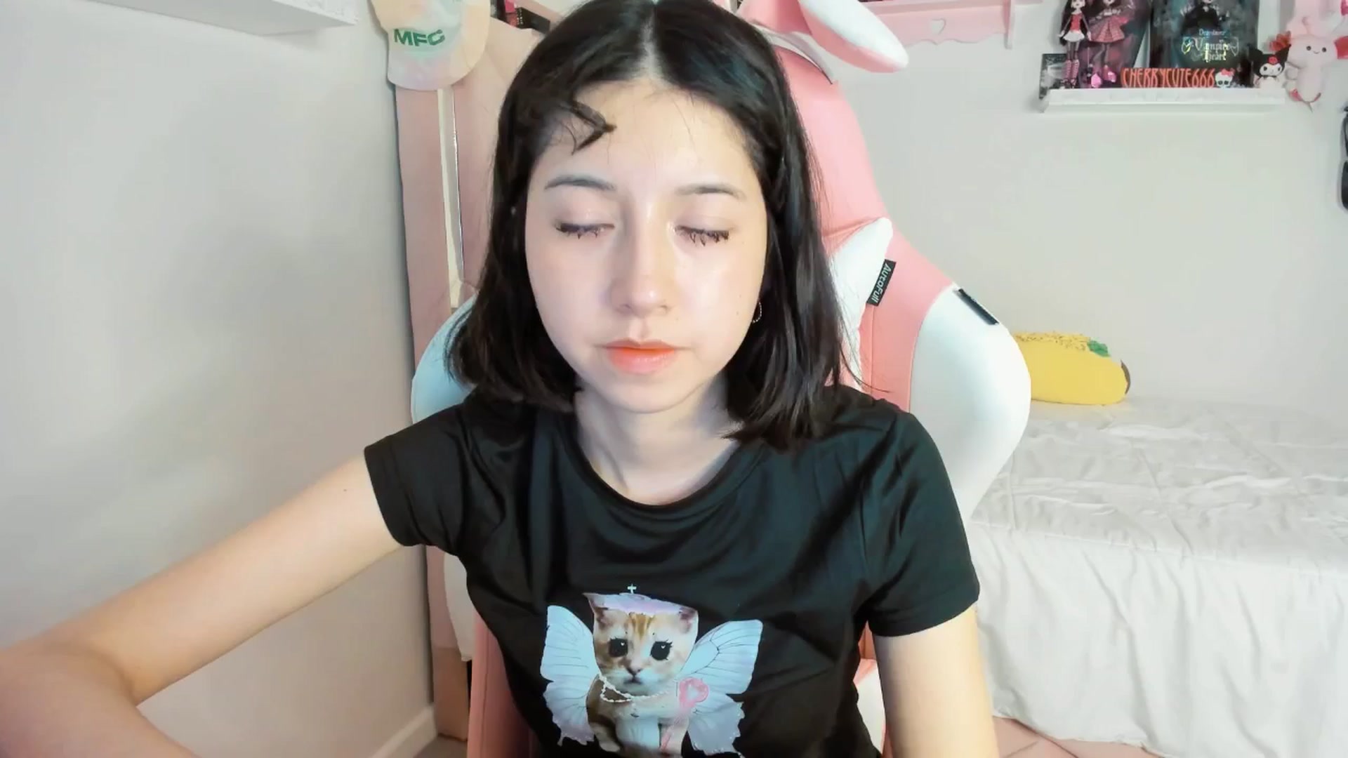 Gallery image thumbnail from Cherrycute666's myfreecams stream on, 05/10/2025, 24:07 image 20 of 20
