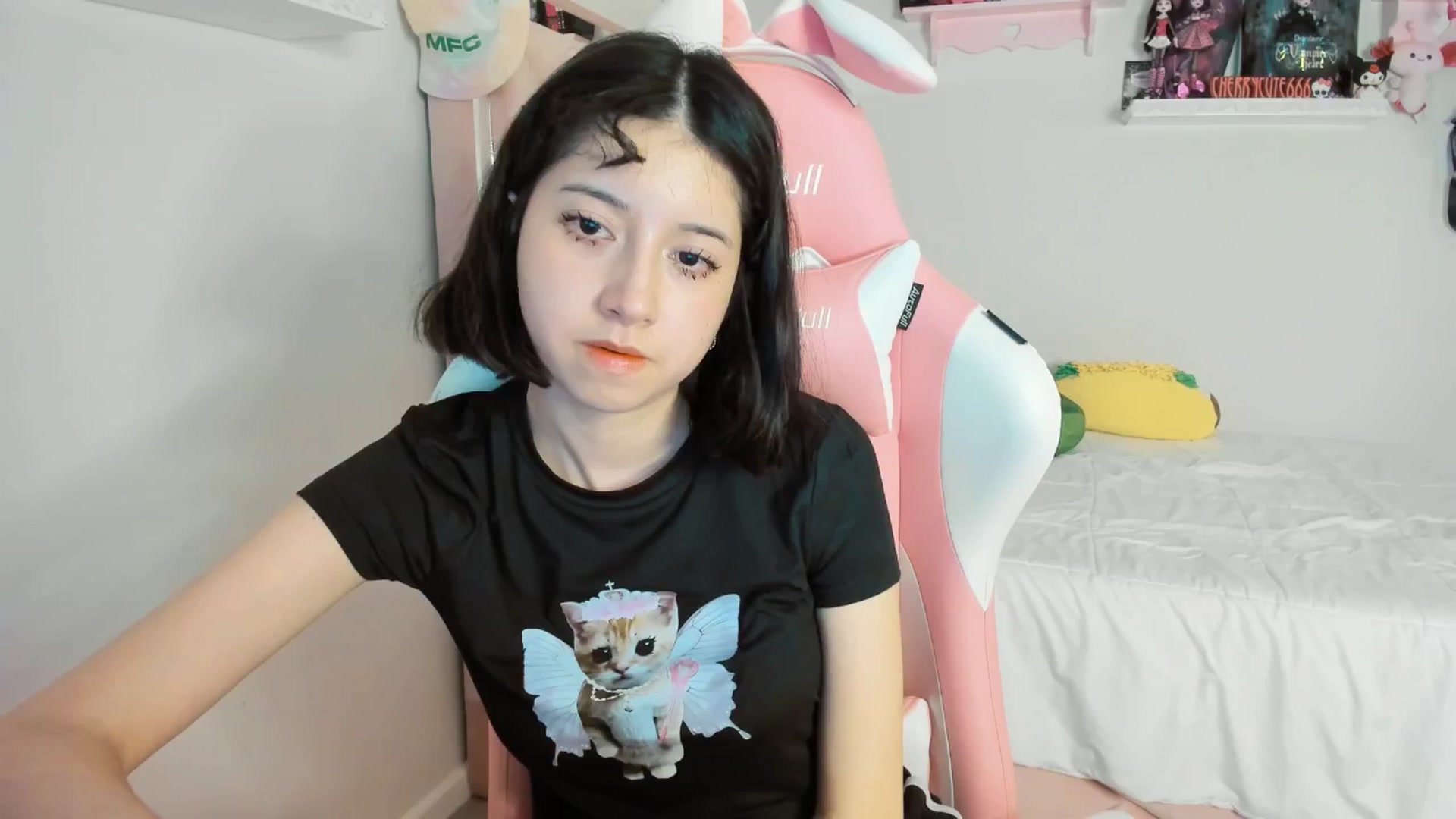 Gallery image thumbnail from Cherrycute666's myfreecams stream on, 05/10/2025, 24:07 image 18 of 20