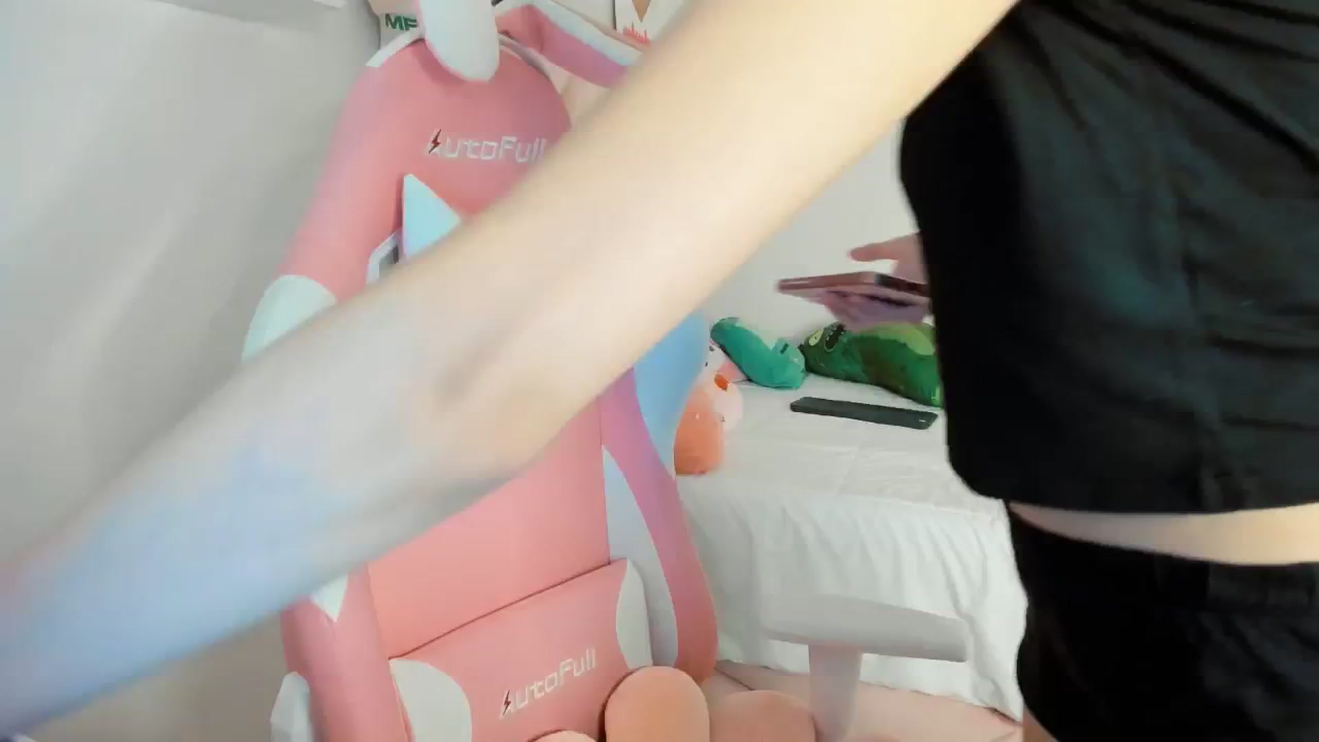 Gallery image thumbnail from Cherrycute666's myfreecams stream on, 05/10/2025, 24:07 image 3 of 20