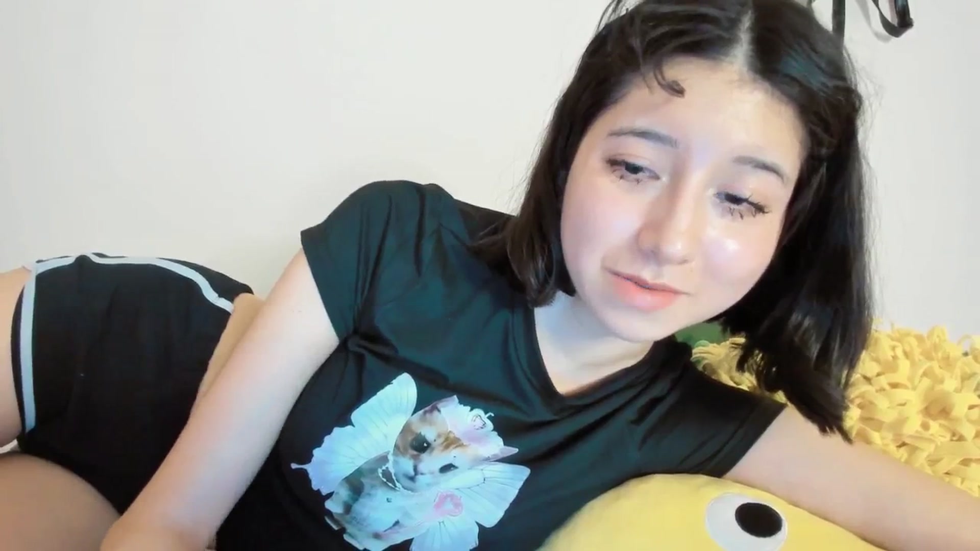 Gallery image thumbnail from Cherrycute666's myfreecams stream on, 05/10/2025, 05:34 image 9 of 20