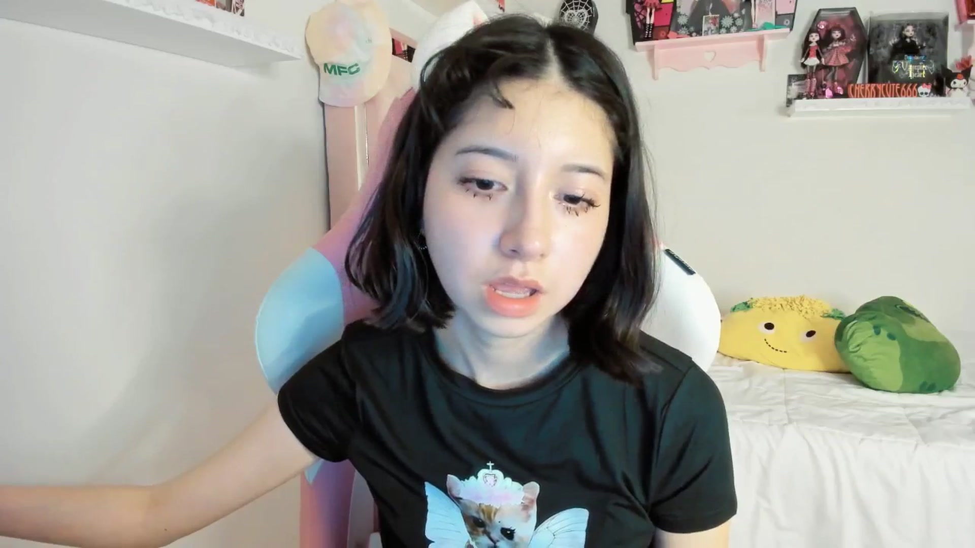 Gallery image thumbnail from Cherrycute666's myfreecams stream on, 05/10/2025, 05:34 image 13 of 20