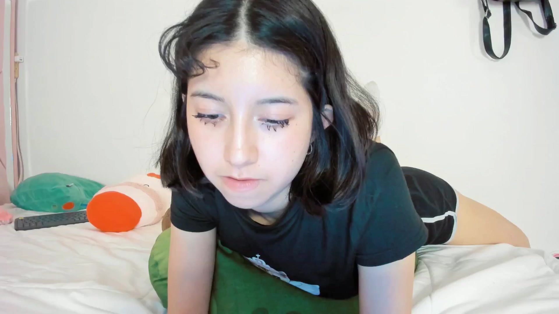 Gallery image thumbnail from Cherrycute666's myfreecams stream on, 05/10/2025, 08:11 image 6 of 20
