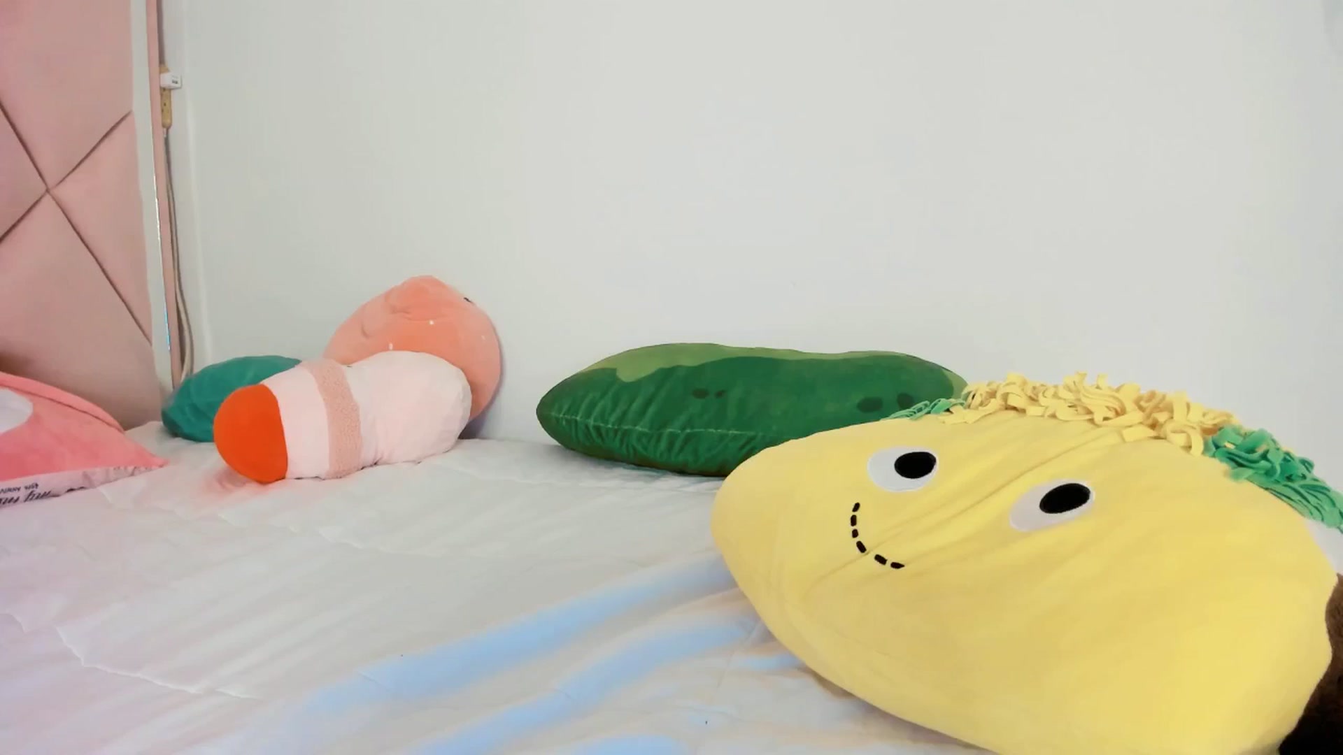 Gallery image thumbnail from Cherrycute666's myfreecams stream on, 05/11/2025, 01:58 image 16 of 20