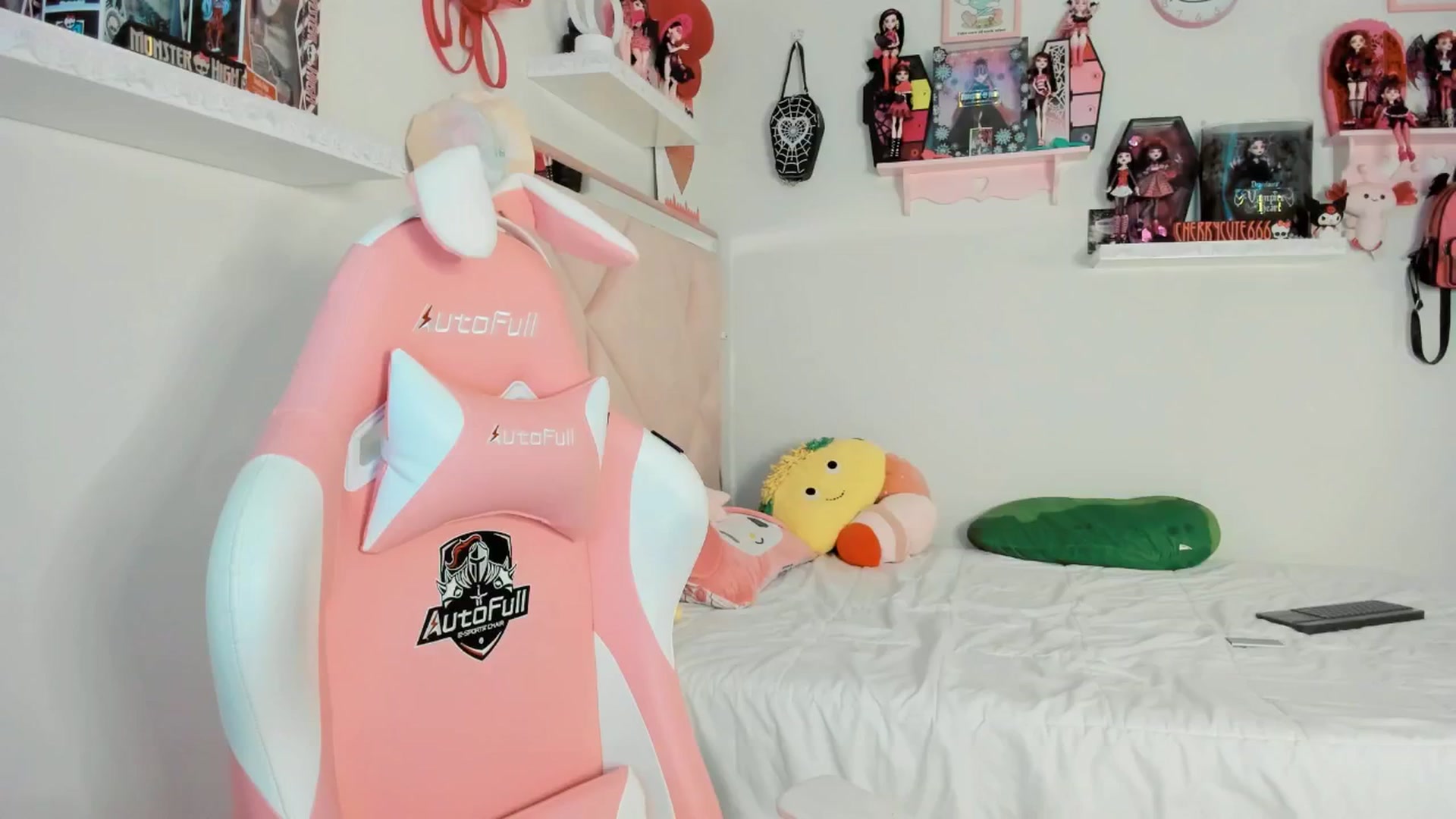 Gallery image thumbnail from Cherrycute666's myfreecams stream on, 05/11/2025, 01:58 image 4 of 20