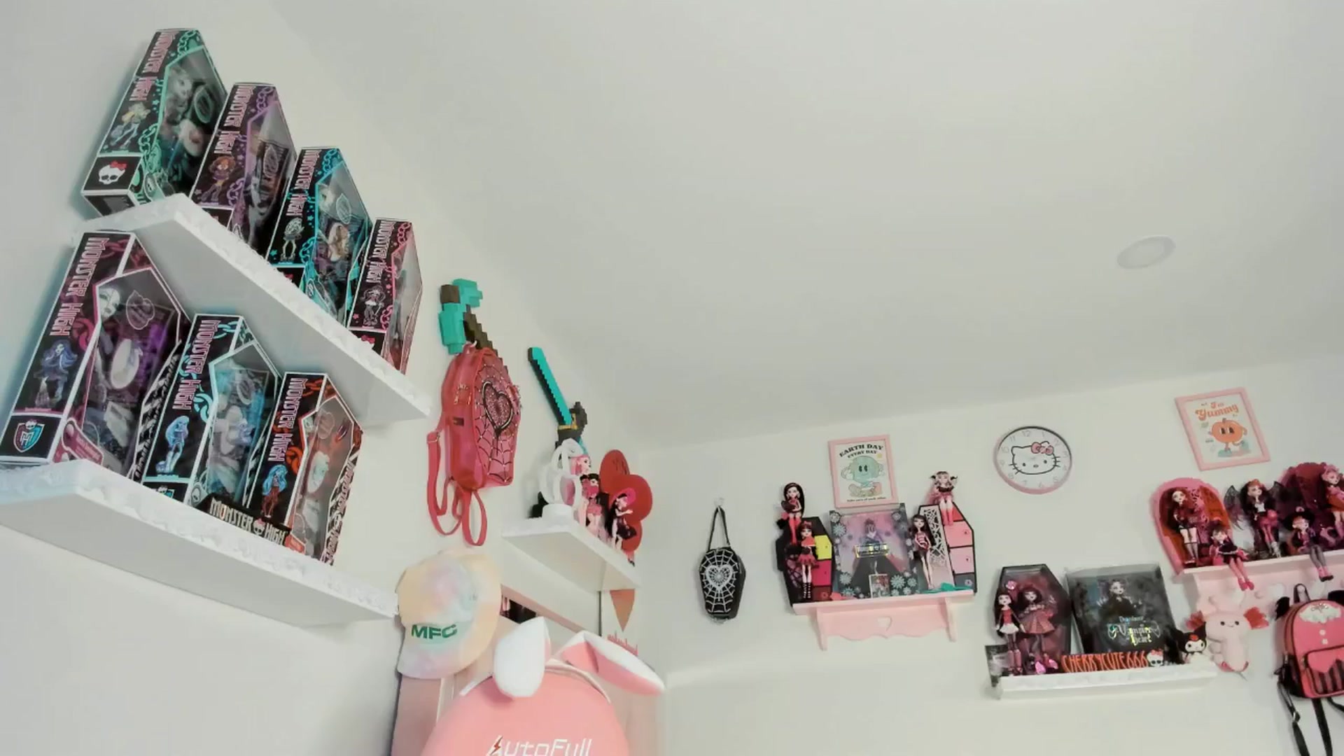 Gallery image thumbnail from Cherrycute666's myfreecams stream on, 05/11/2025, 01:58 image 7 of 20