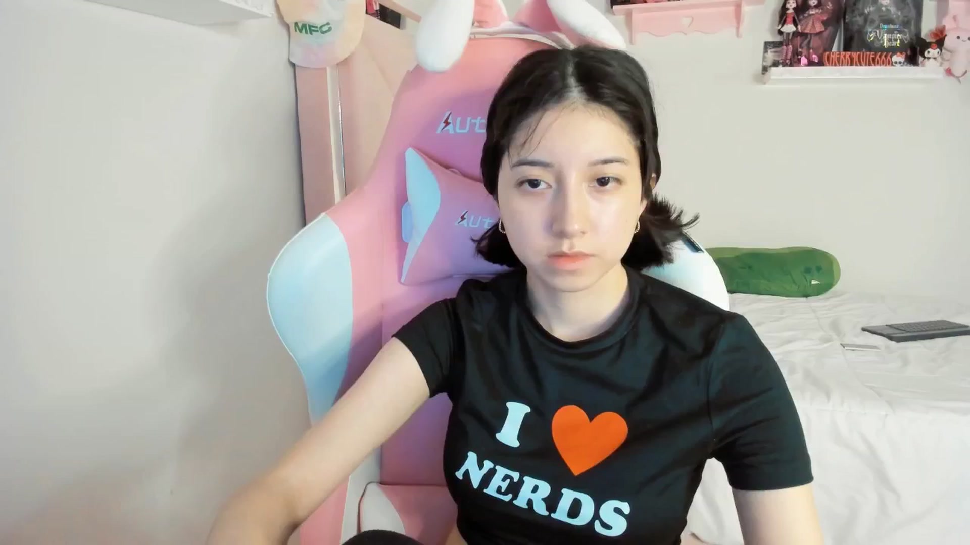 Gallery image thumbnail from Cherrycute666's myfreecams stream on, 05/11/2025, 01:58 image 12 of 20