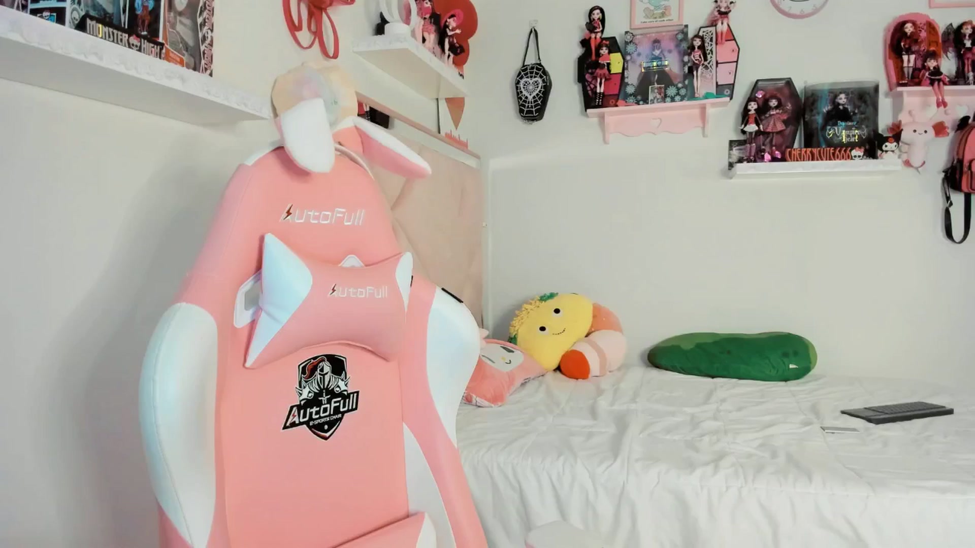 Gallery image thumbnail from Cherrycute666's myfreecams stream on, 05/11/2025, 01:58 image 5 of 20