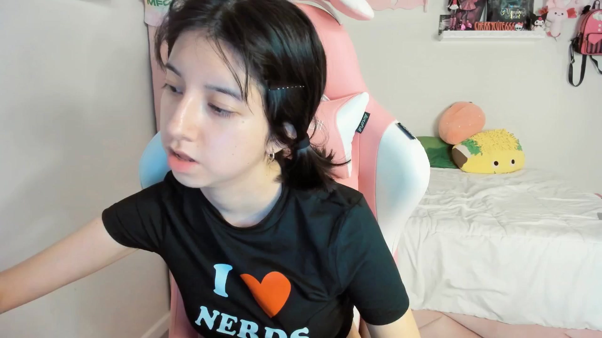 Gallery image thumbnail from Cherrycute666's myfreecams stream on, 05/11/2025, 07:50 image 14 of 20
