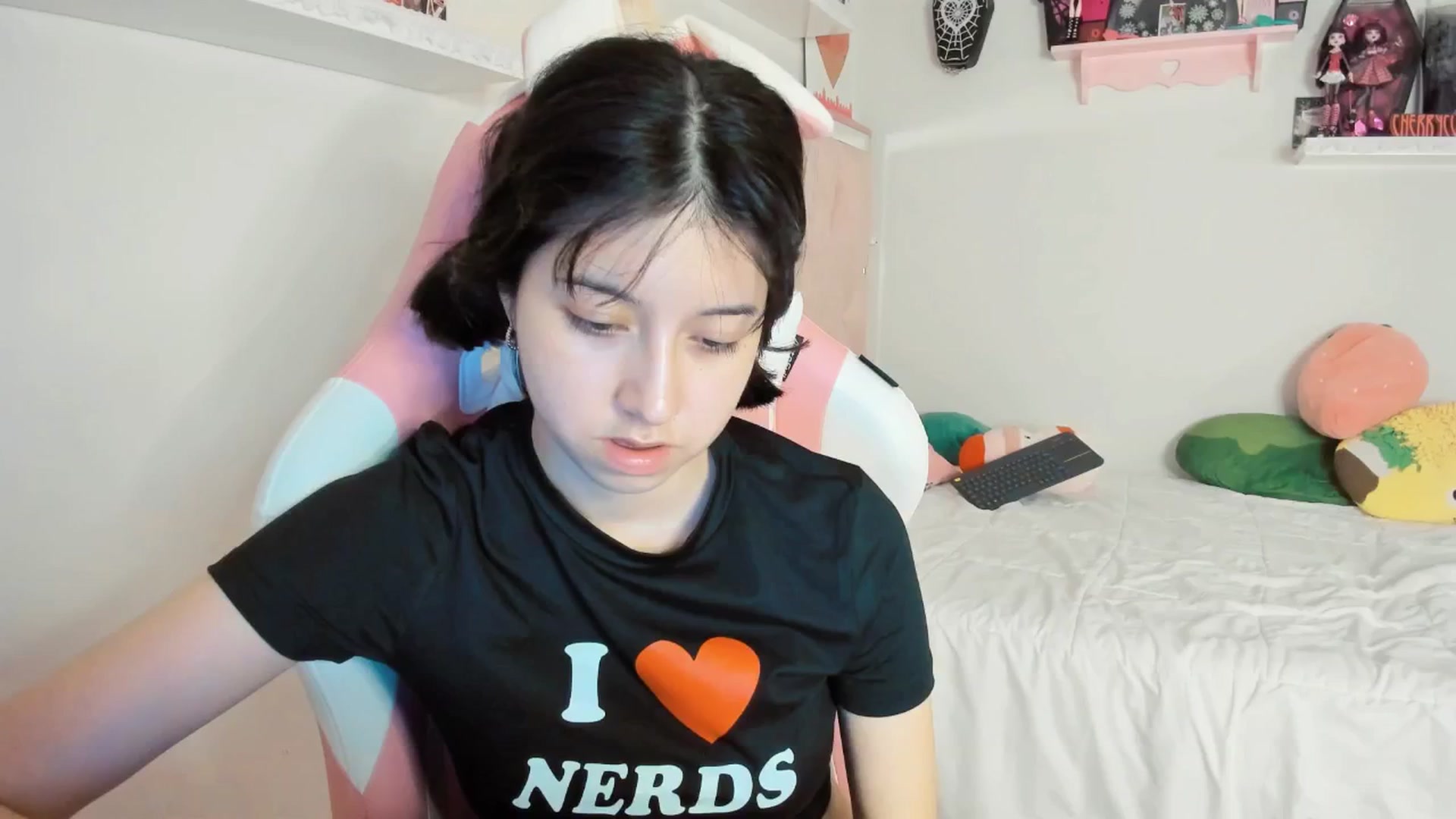 Gallery image thumbnail from Cherrycute666's myfreecams stream on, 05/11/2025, 07:50 image 16 of 20