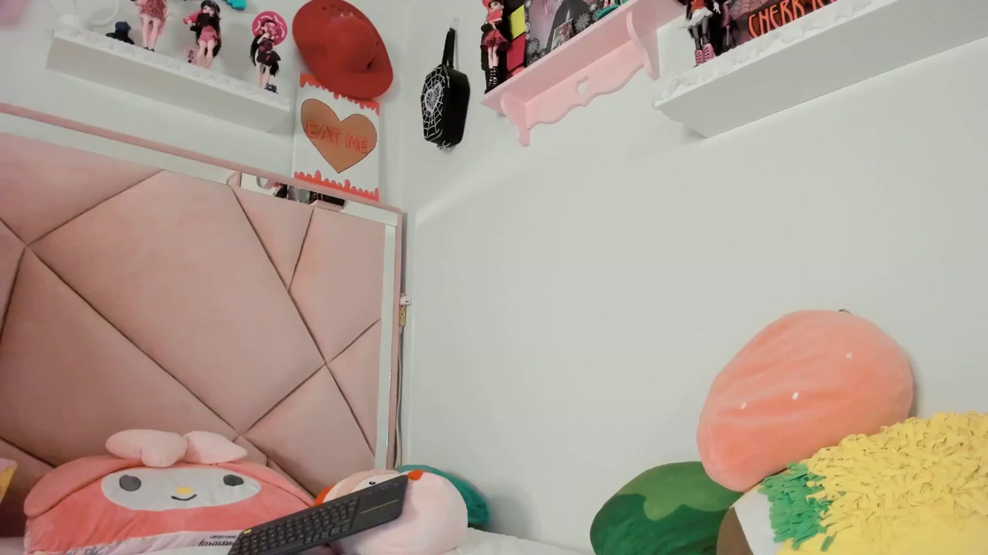 Gallery image thumbnail from Cherrycute666's myfreecams stream on, 05/11/2025, 07:50 image 10 of 20