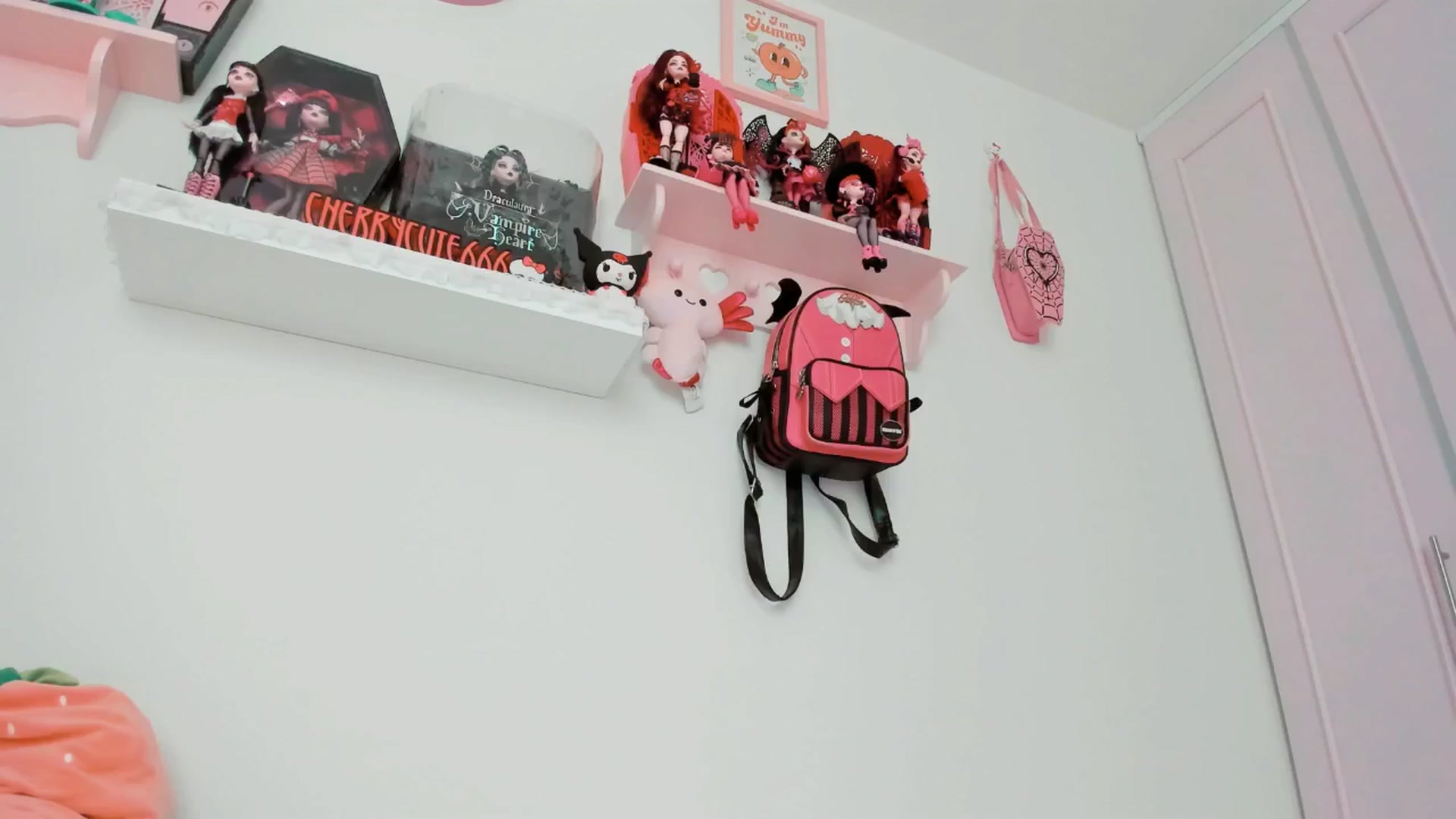 Gallery image thumbnail from Cherrycute666's myfreecams stream on, 05/12/2025, 24:06 image 4 of 20
