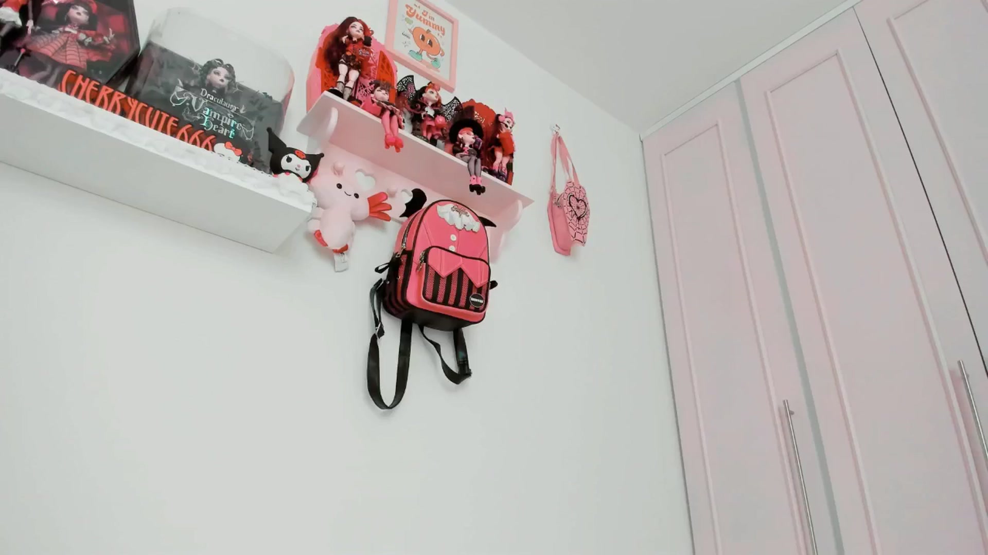 Gallery image thumbnail from Cherrycute666's myfreecams stream on, 05/12/2025, 24:06 image 5 of 20