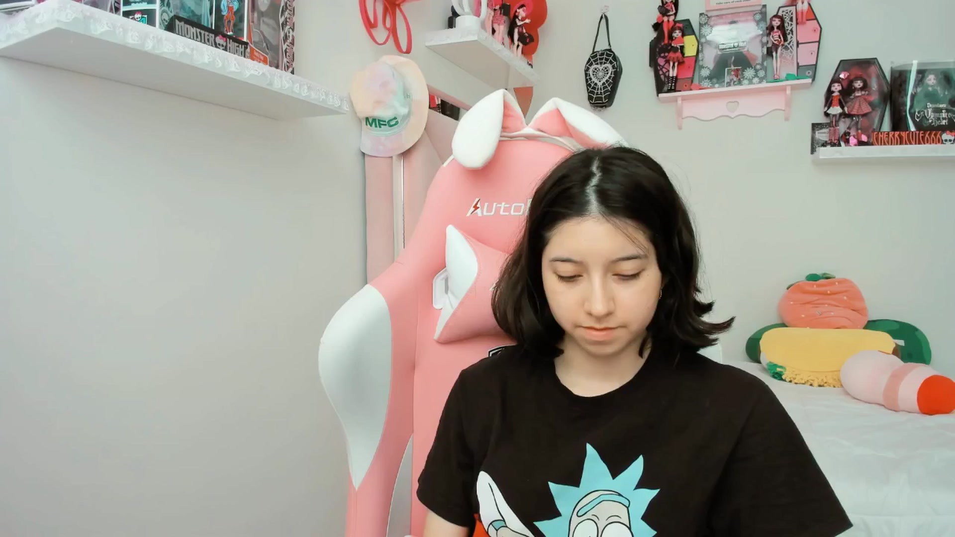 Gallery image thumbnail from Cherrycute666's myfreecams stream on, 05/12/2025, 20:56 image 14 of 20