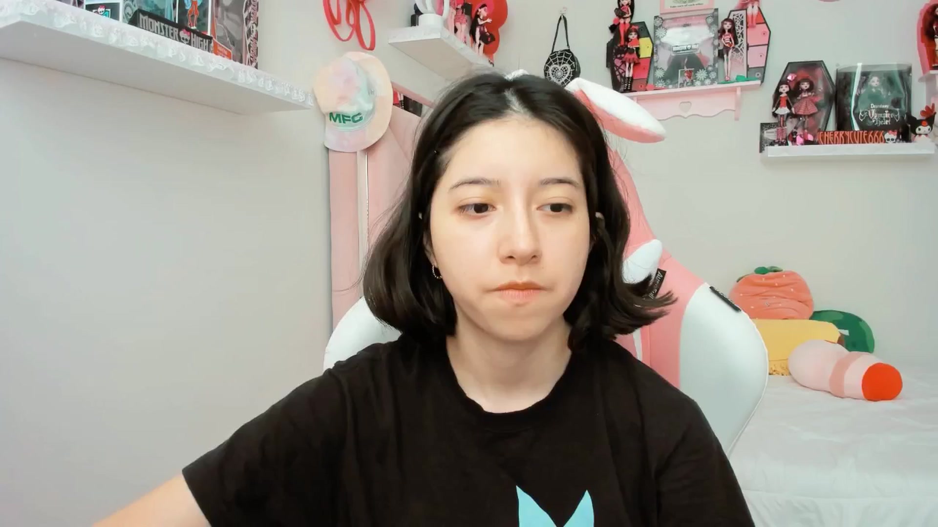 Gallery image thumbnail from Cherrycute666's myfreecams stream on, 05/12/2025, 20:56 image 2 of 20
