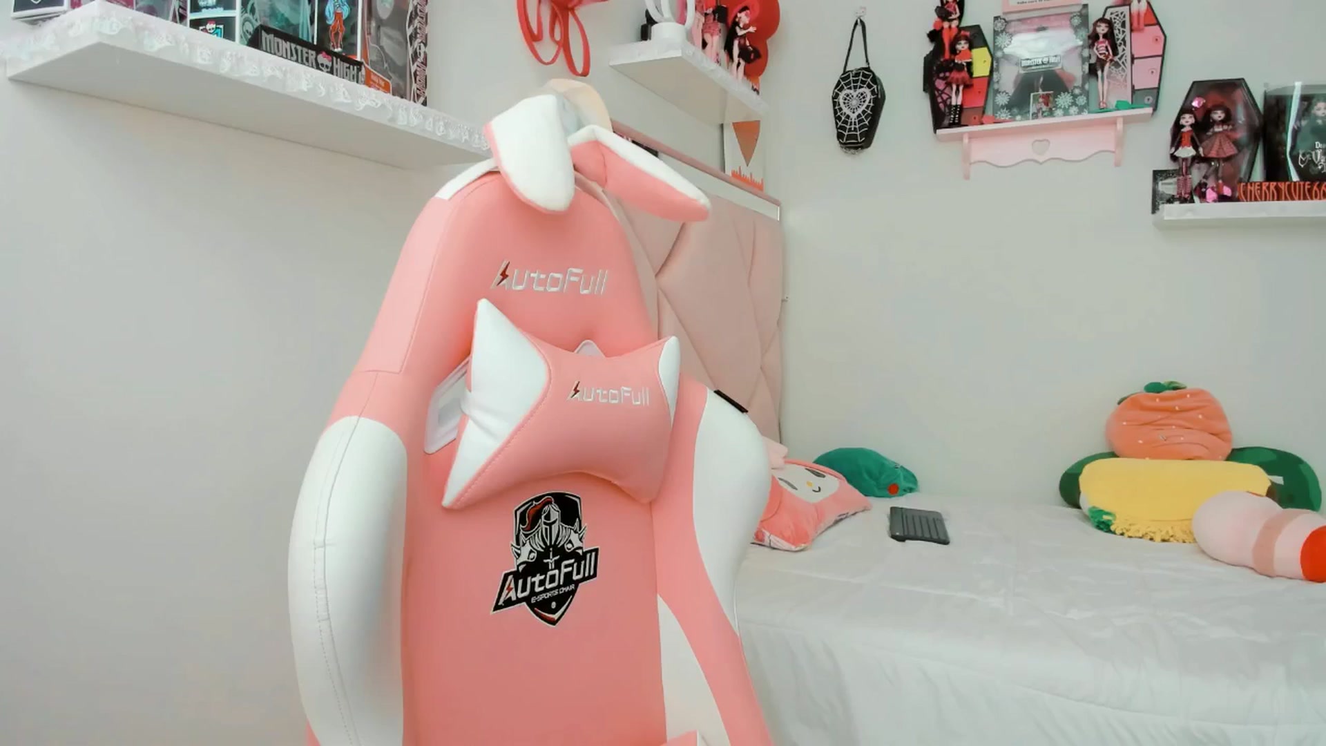 Gallery image thumbnail from Cherrycute666's myfreecams stream on, 05/12/2025, 20:56 image 20 of 20