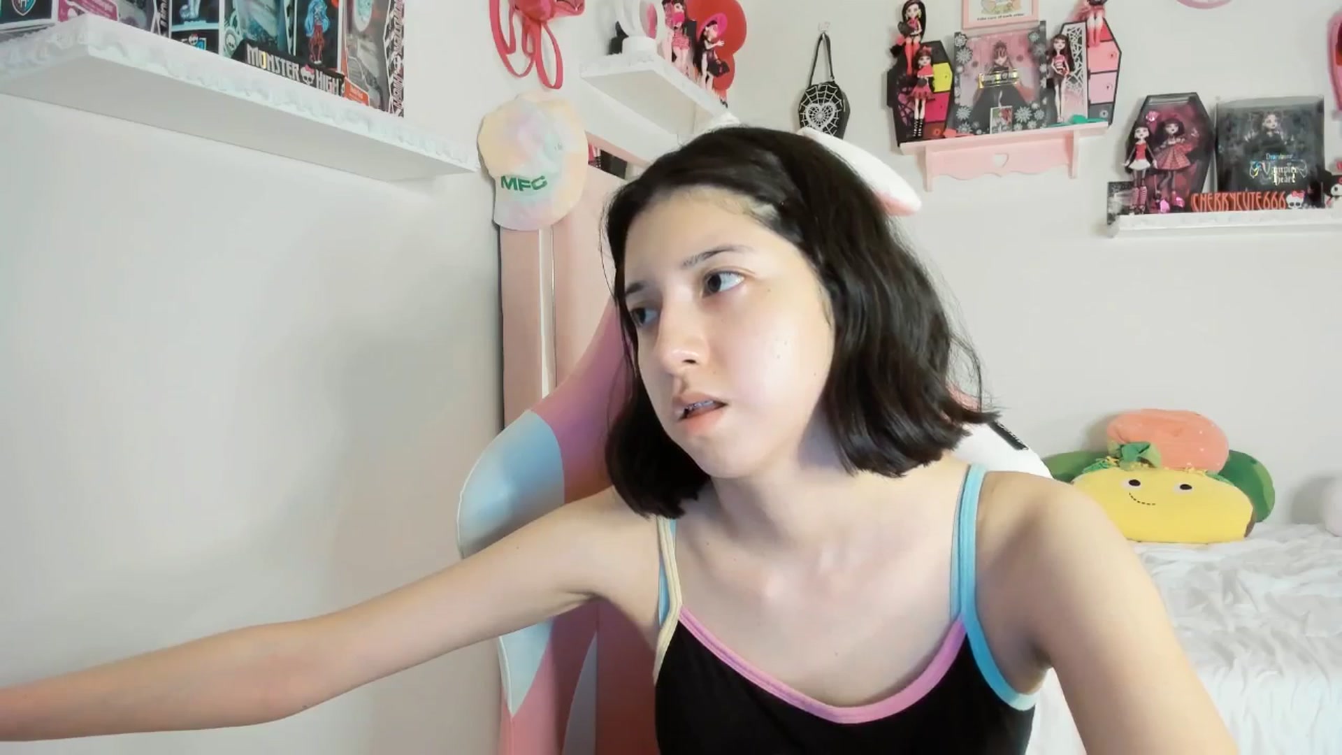 Gallery image thumbnail from Cherrycute666's myfreecams stream on, 05/14/2025, 08:38 image 20 of 20