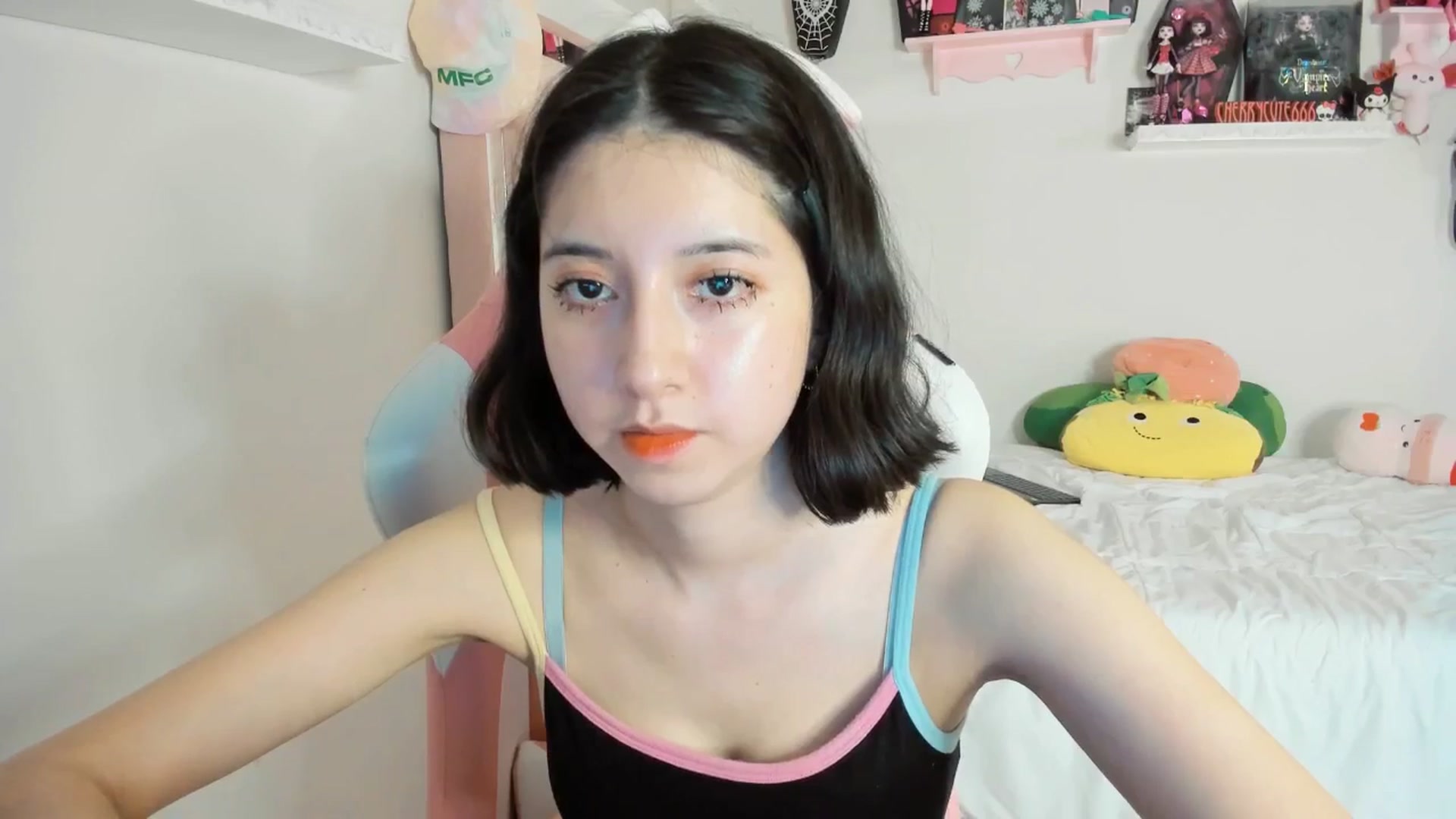 Gallery image thumbnail from Cherrycute666's myfreecams stream on, 05/14/2025, 08:38 image 6 of 20
