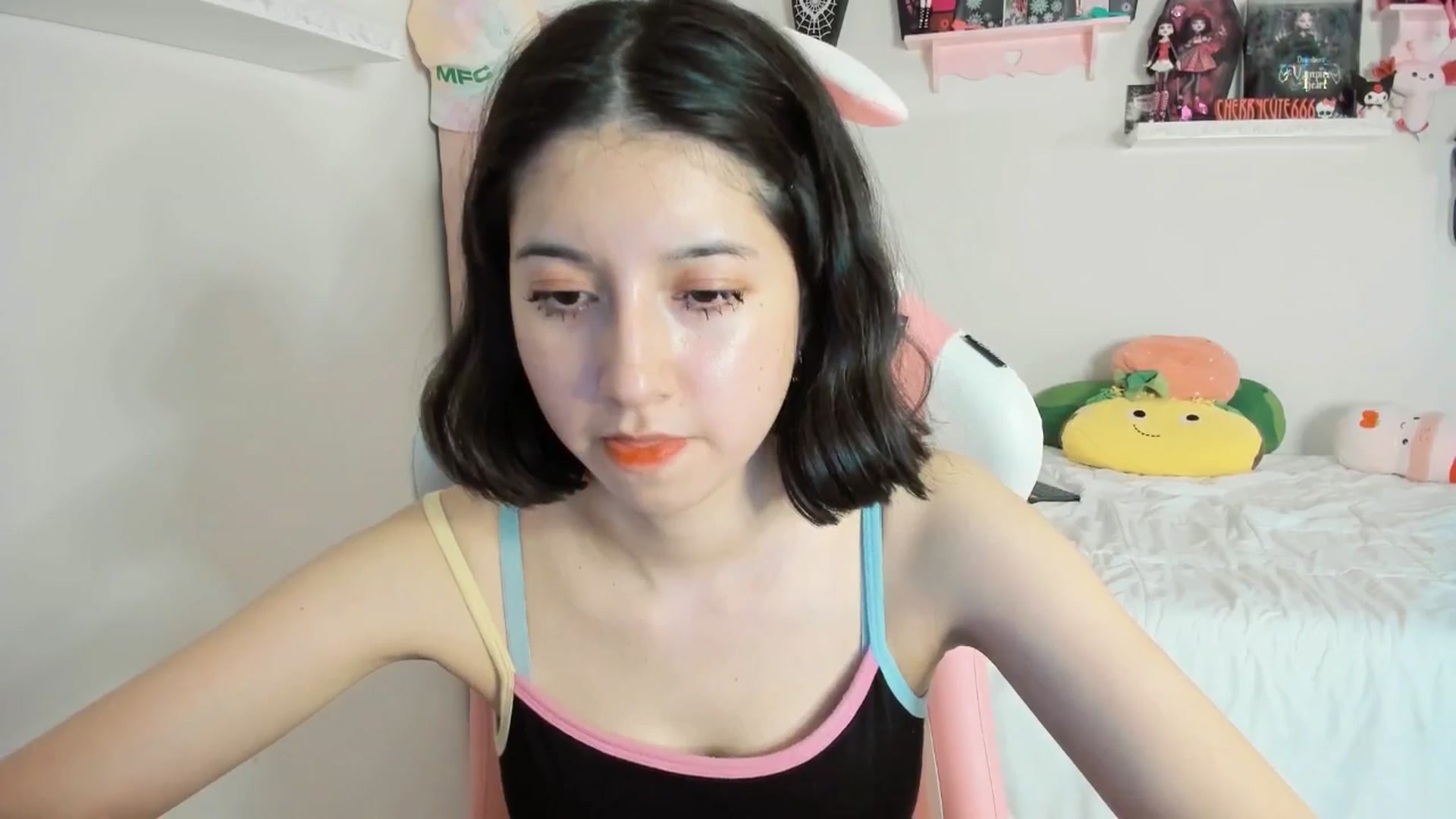 Gallery image thumbnail from Cherrycute666's myfreecams stream on, 05/14/2025, 08:38 image 7 of 20