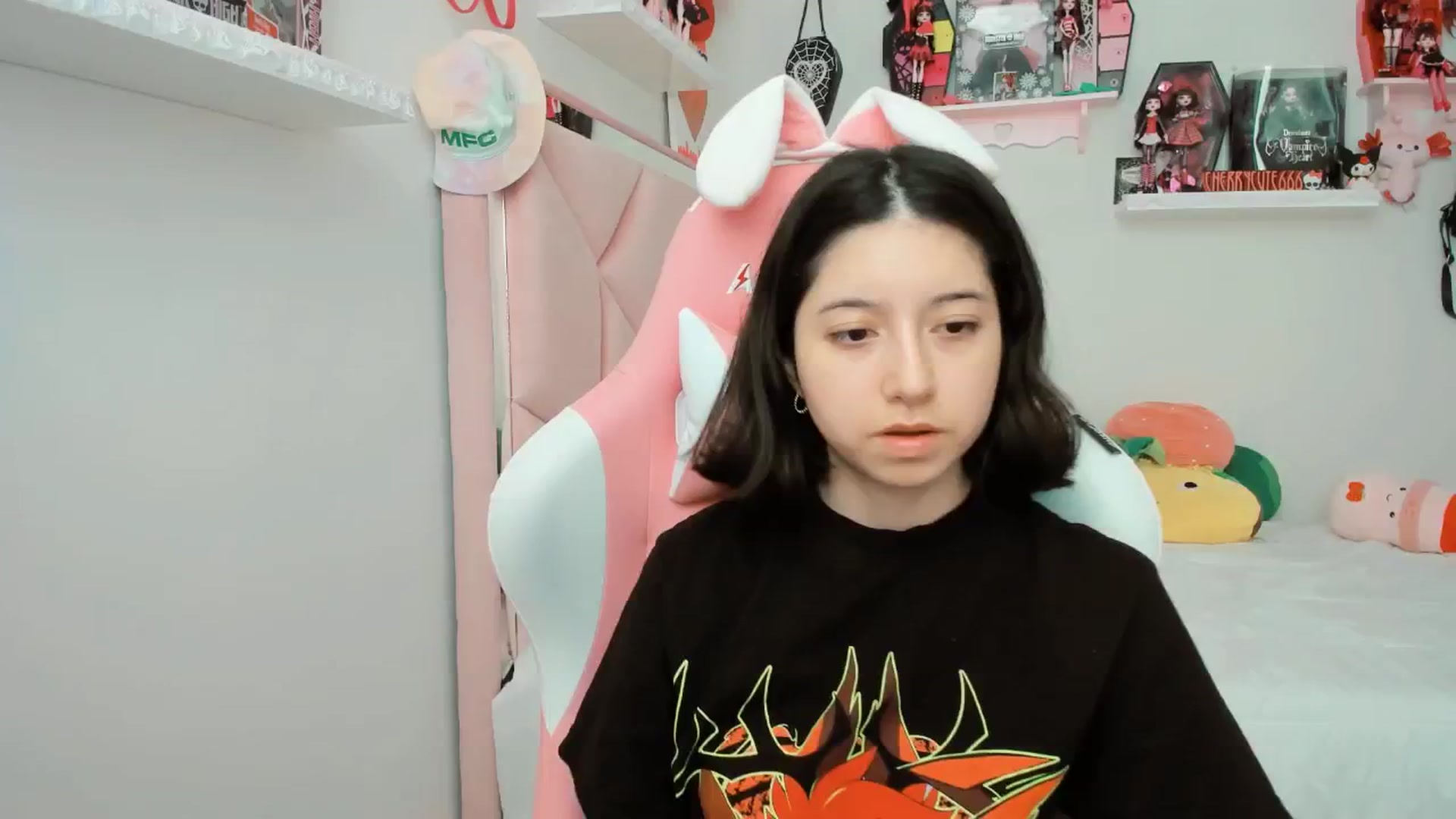 Gallery image thumbnail from Cherrycute666's myfreecams stream on, 05/14/2025, 22:19 image 9 of 20