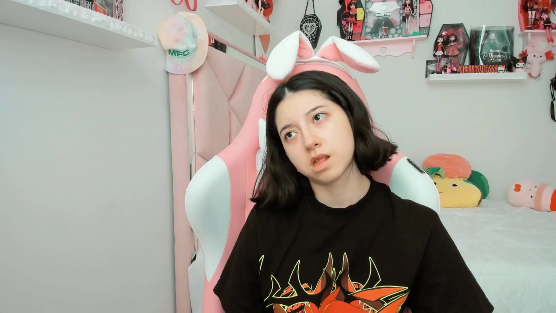 Gallery image thumbnail from Cherrycute666's myfreecams stream on, 05/14/2025, 22:19 image 10 of 20