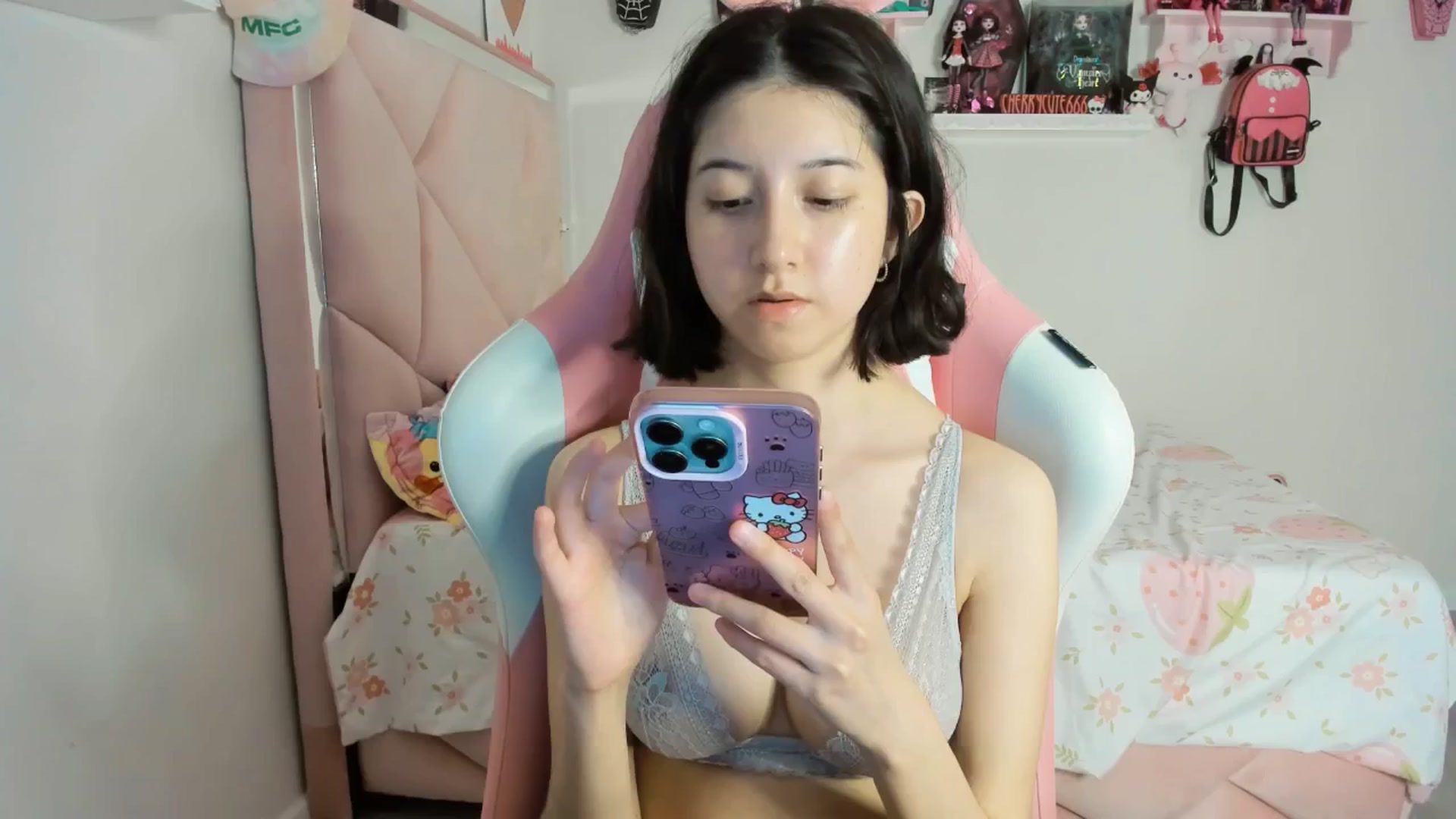Gallery image thumbnail from Cherrycute666's myfreecams stream on, 05/15/2025, 04:18 image 20 of 20