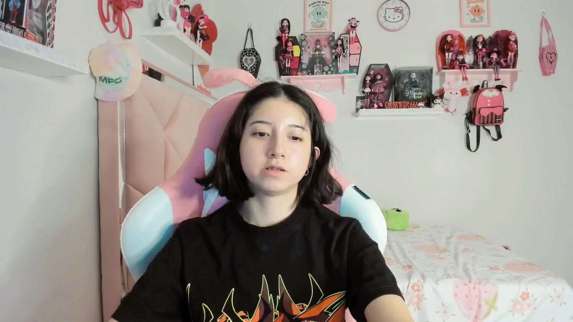 Gallery image thumbnail from Cherrycute666's myfreecams stream on, 05/15/2025, 05:13 image 2 of 20