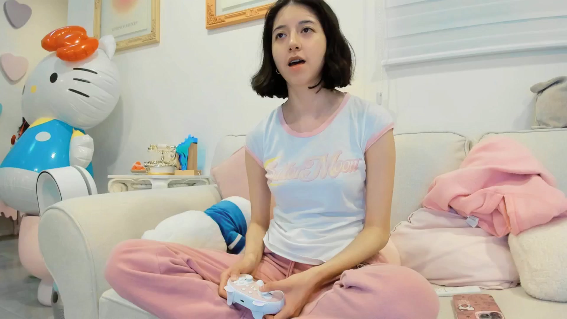 Gallery image thumbnail from Cherrycute666's myfreecams stream on, 05/16/2025, 05:11 image 5 of 20