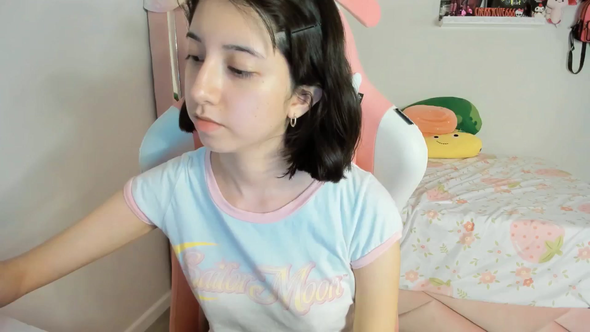 Gallery image thumbnail from Cherrycute666's myfreecams stream on, 05/16/2025, 06:13 image 10 of 20