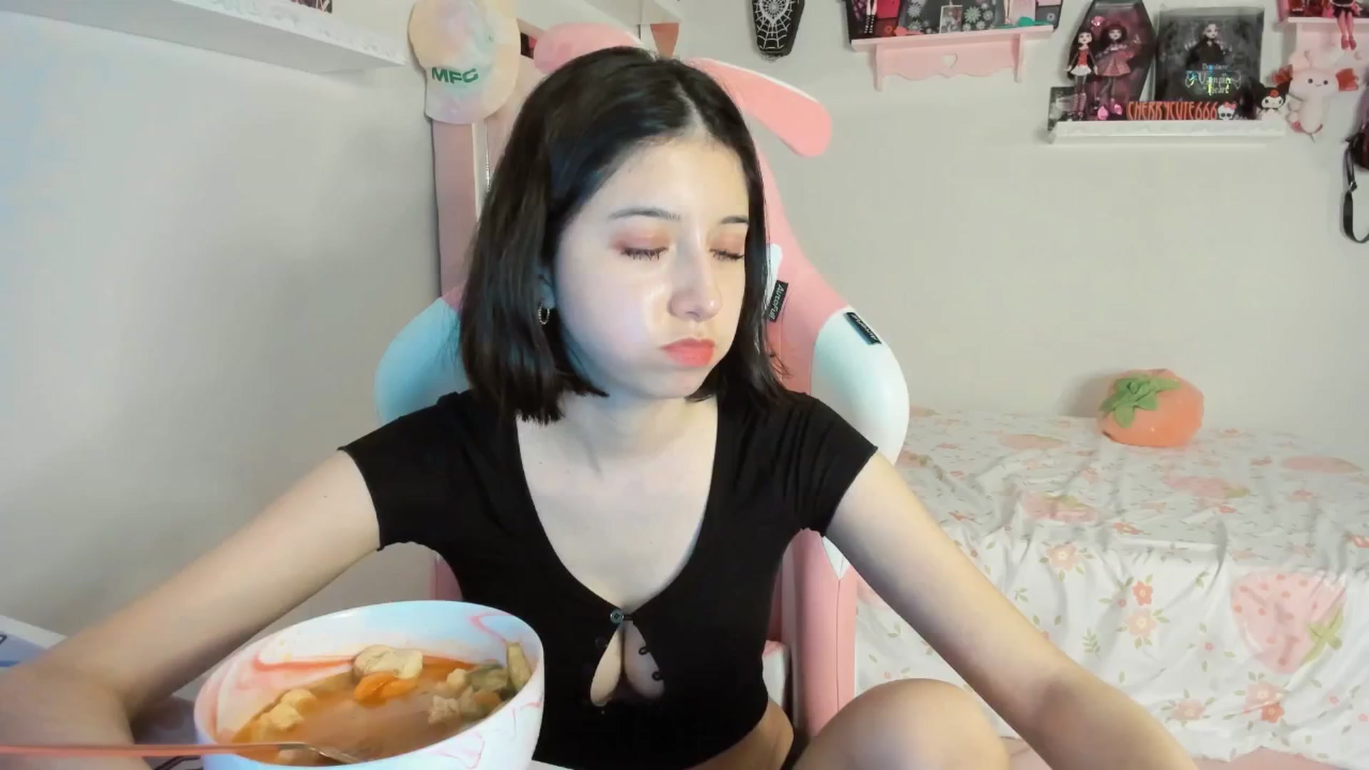 Gallery image thumbnail from Cherrycute666's myfreecams stream on, 05/17/2025, 03:24 image 3 of 20
