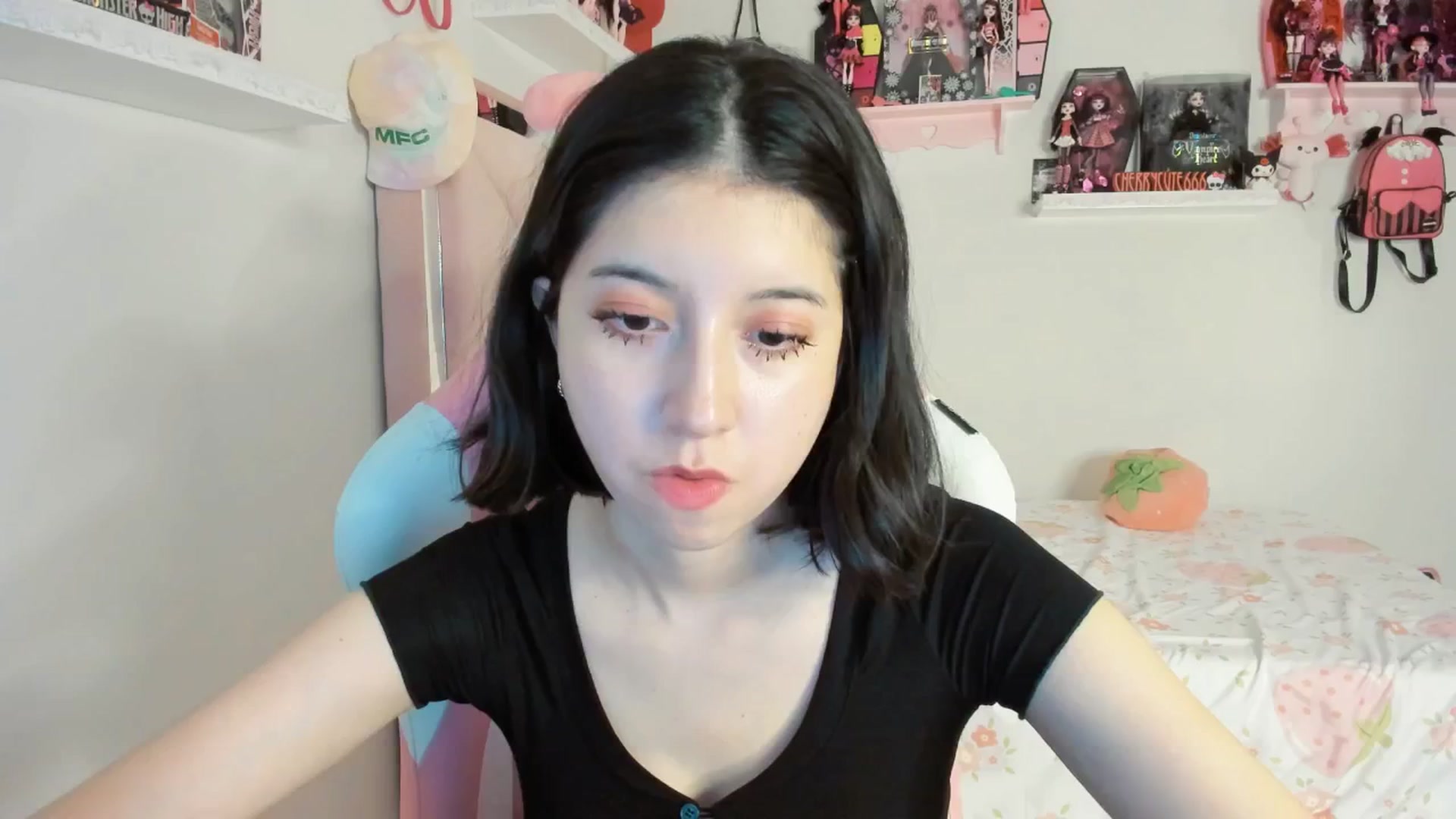 Gallery image thumbnail from Cherrycute666's myfreecams stream on, 05/17/2025, 03:24 image 12 of 20