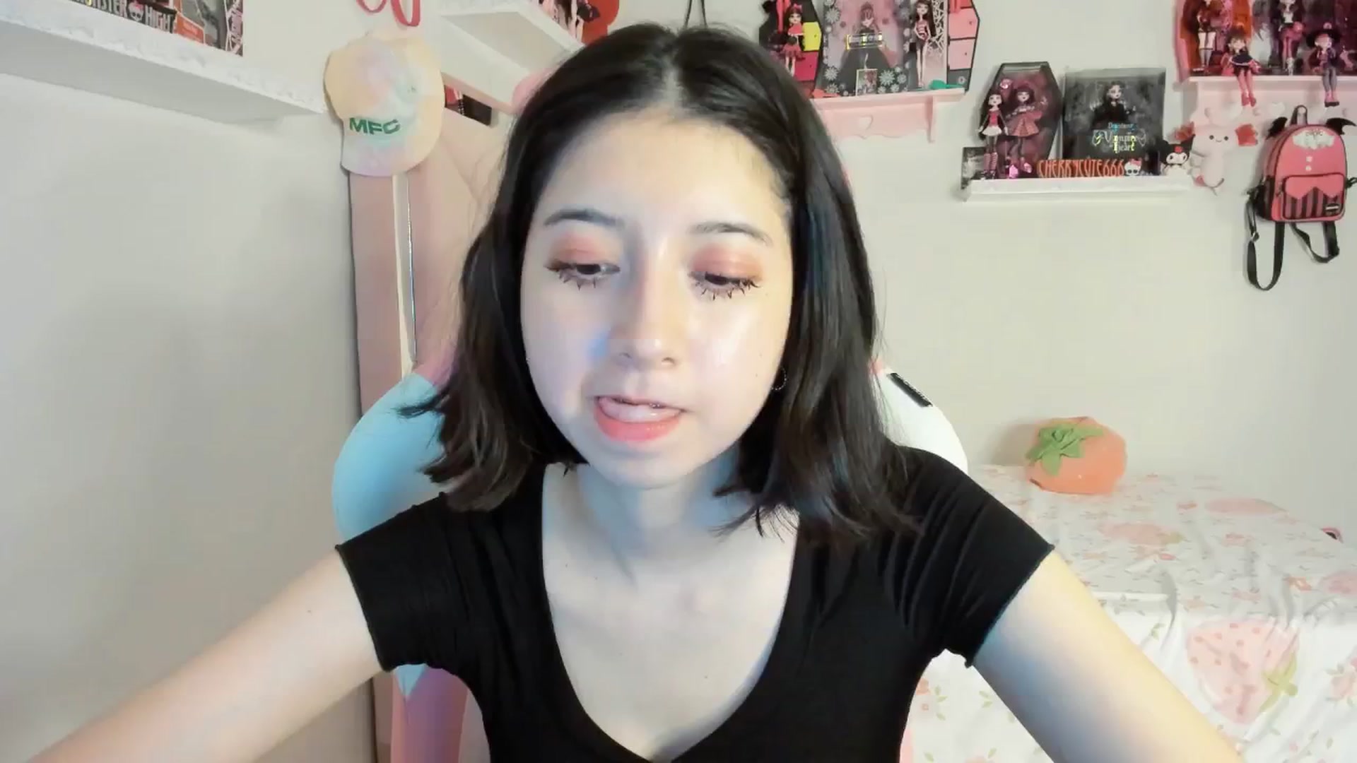 Gallery image thumbnail from Cherrycute666's myfreecams stream on, 05/17/2025, 03:24 image 13 of 20