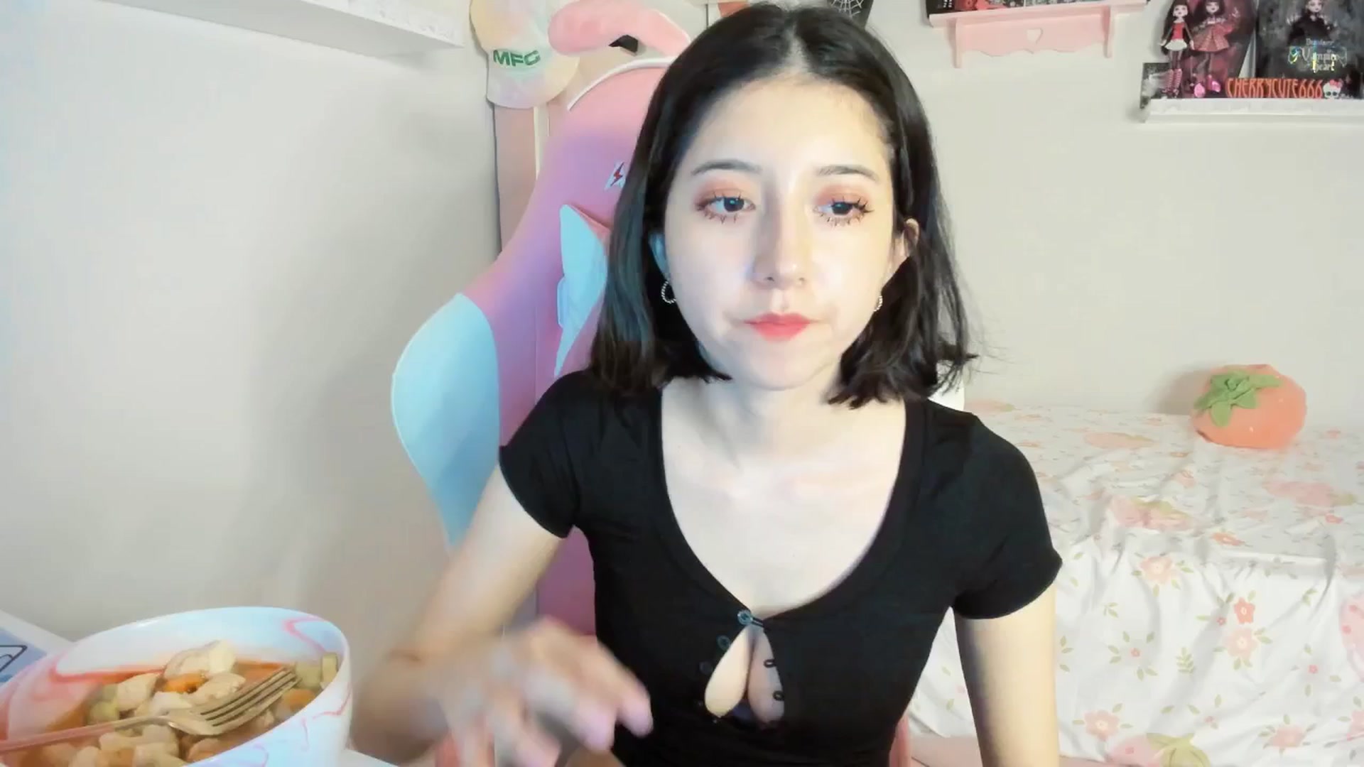 Gallery image thumbnail from Cherrycute666's myfreecams stream on, 05/17/2025, 03:24 image 1 of 20