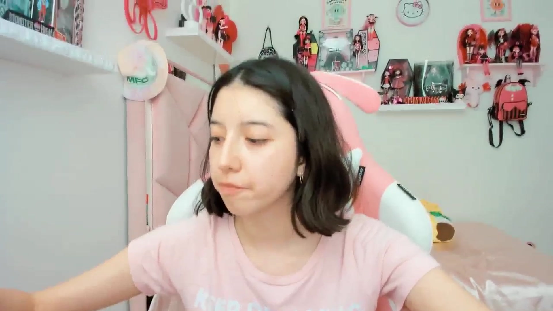 Gallery image thumbnail from Cherrycute666's myfreecams stream on, 05/29/2025, 20:52 image 10 of 20