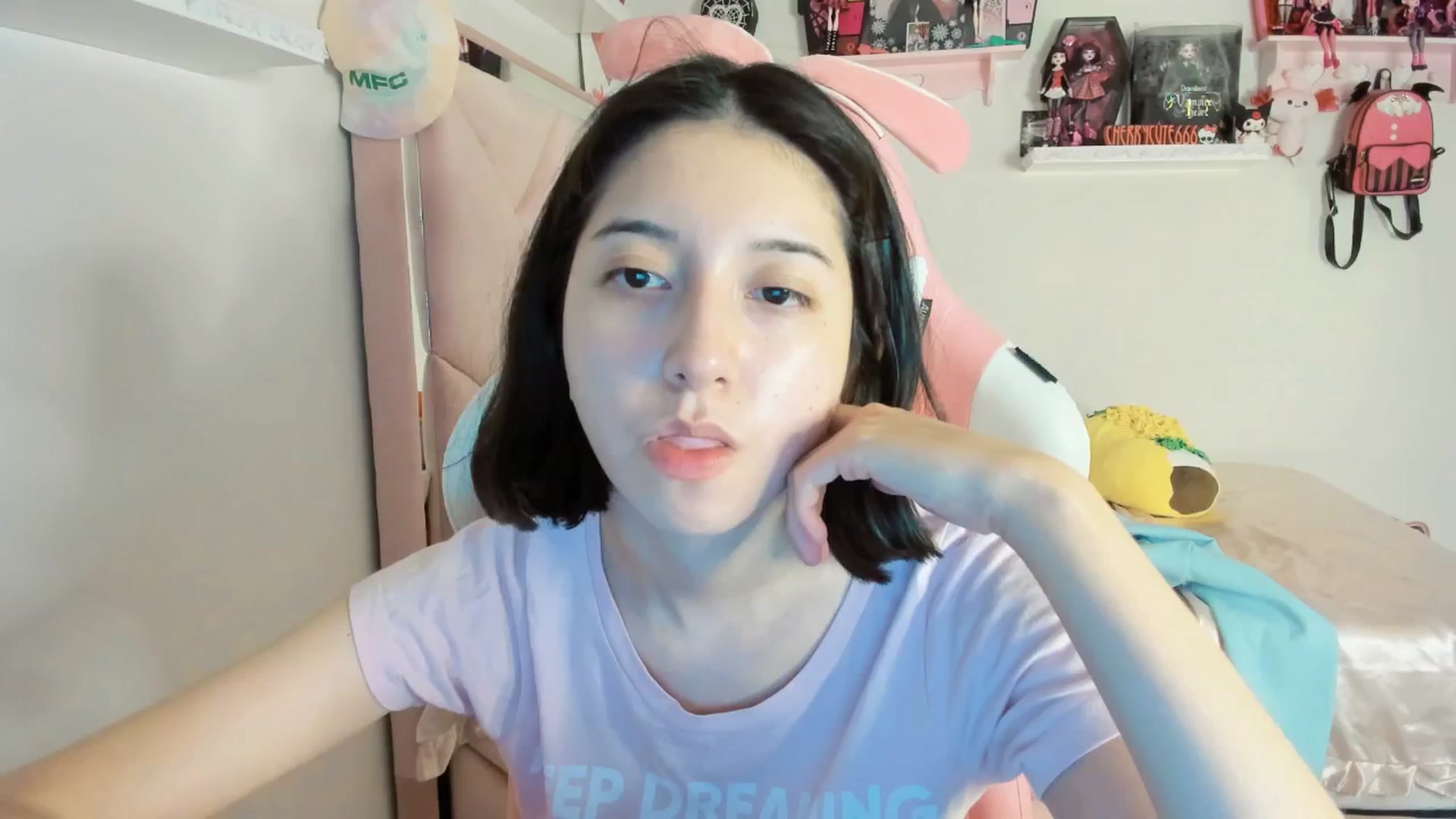 Gallery image thumbnail from Cherrycute666's myfreecams stream on, 05/30/2025, 05:31 image 1 of 20