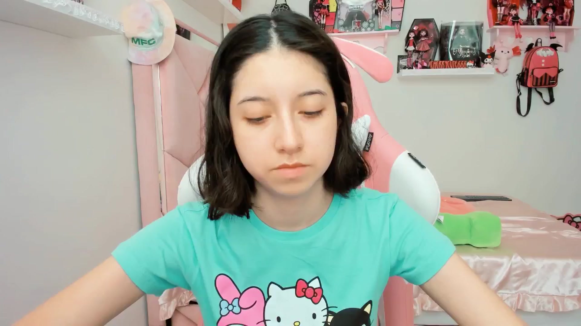 Gallery image thumbnail from Cherrycute666's myfreecams stream on, 05/30/2025, 22:18 image 2 of 20