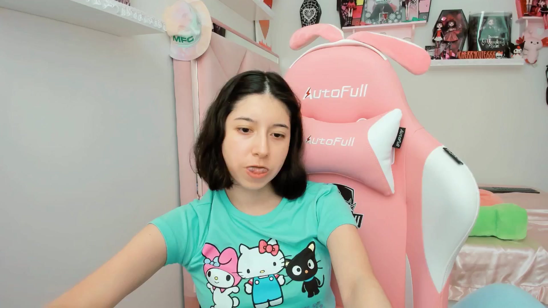 Gallery image thumbnail from Cherrycute666's myfreecams stream on, 05/30/2025, 22:18 image 15 of 20