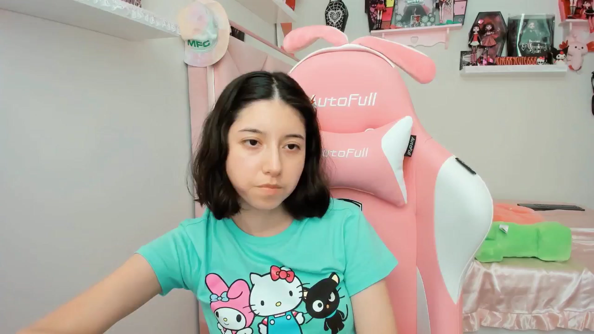 Gallery image thumbnail from Cherrycute666's myfreecams stream on, 05/30/2025, 22:18 image 13 of 20