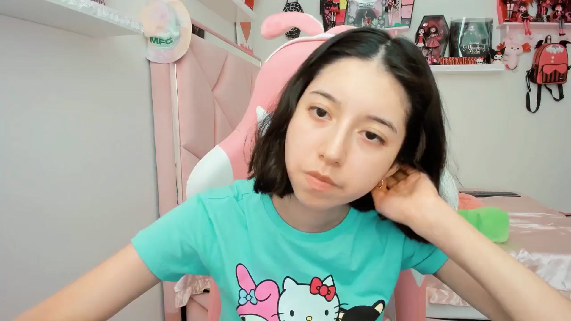 Gallery image thumbnail from Cherrycute666's myfreecams stream on, 05/30/2025, 22:18 image 11 of 20